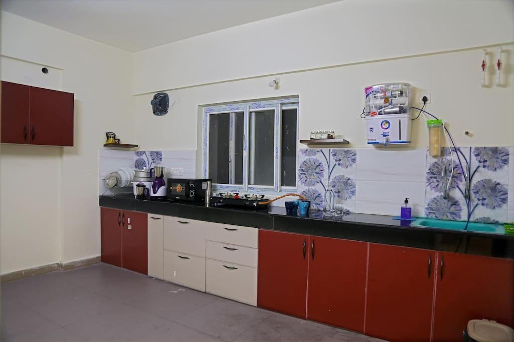 Casa Nova 1 Bedroom & Shared Kitchen-gachibowli *