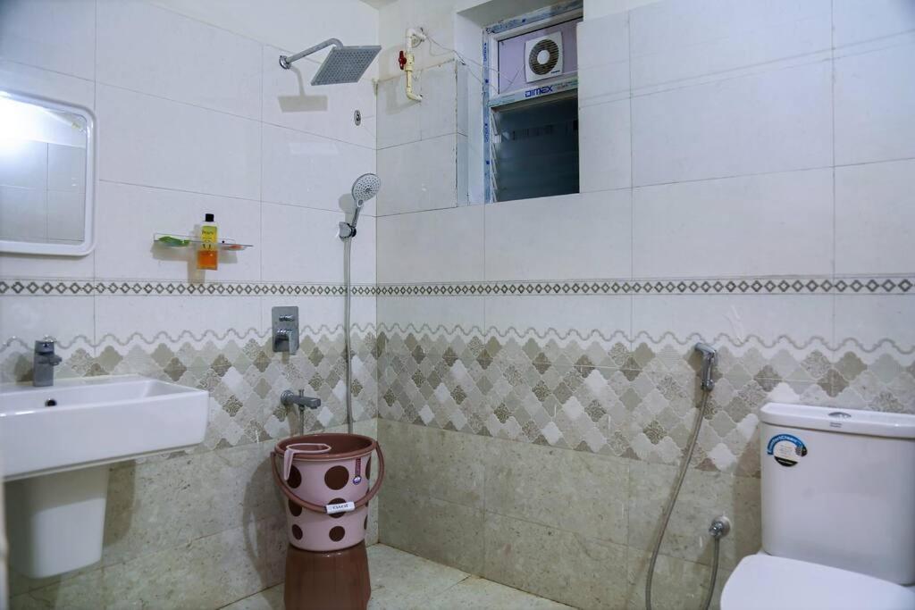 Apartment Casa Nova 1 Bedroom & Shared Kitchen-gachibowli *