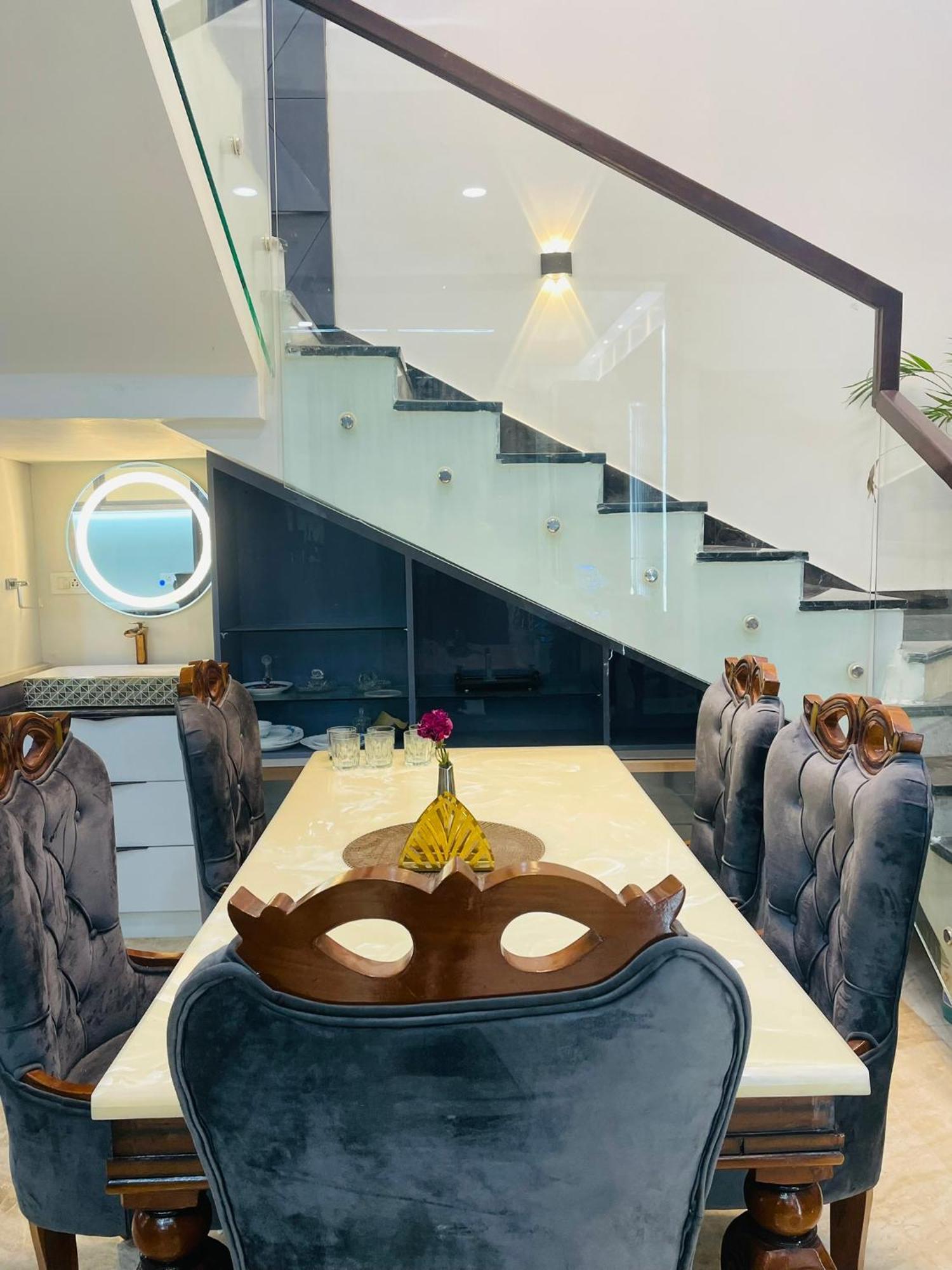 Villa Luxurious Garden View Duplex In Hyderabad