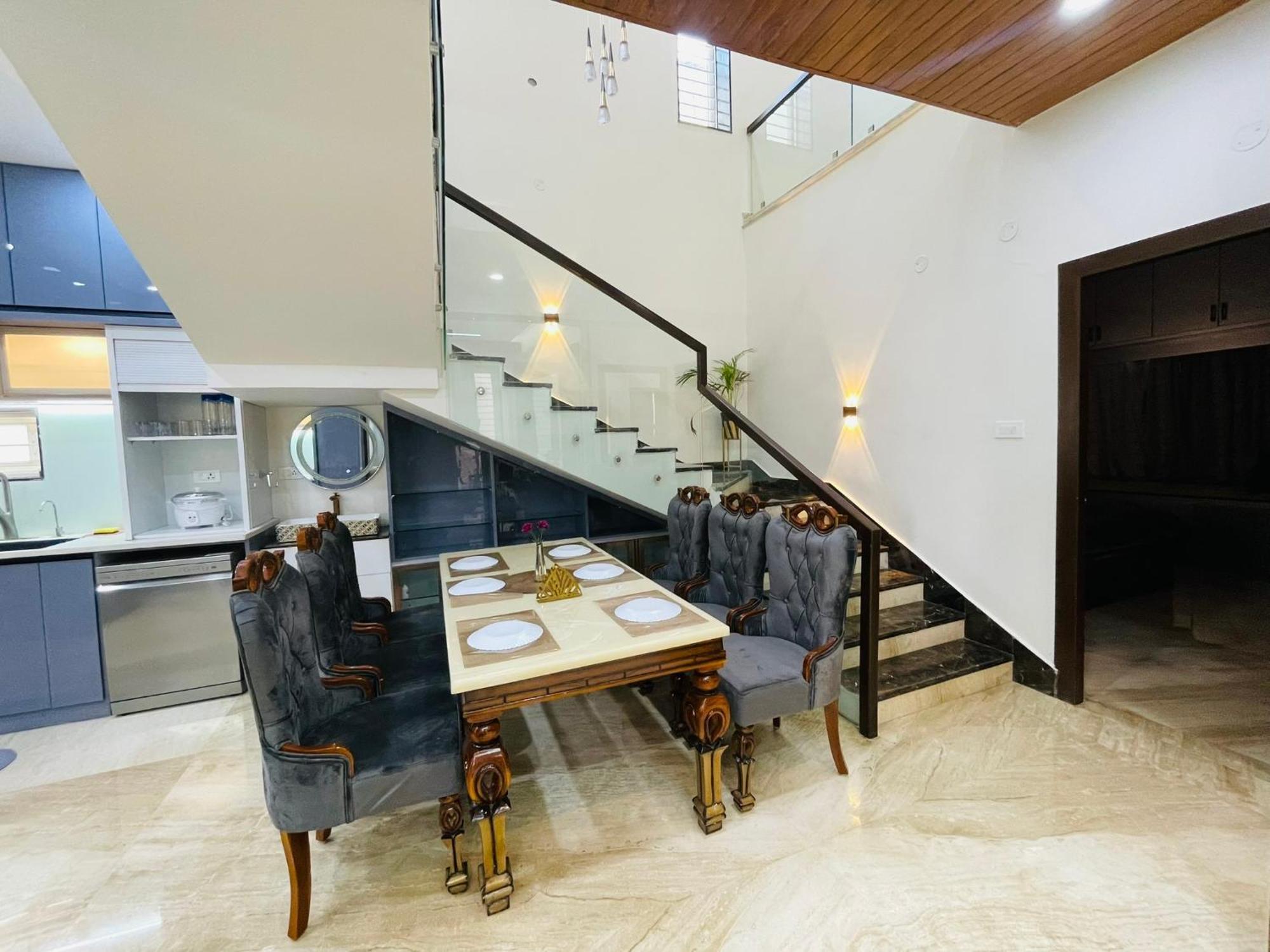 Luxurious Garden View Duplex In