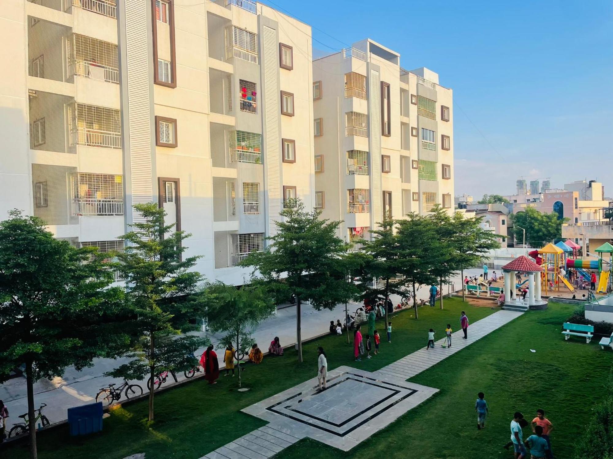 Luxurious Garden View Duplex In *