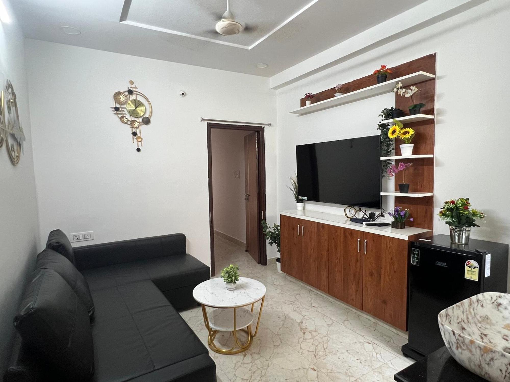 Apartment Atlas Homes 1bhk With 55inch Tv, Wifi, Geyser, Ro