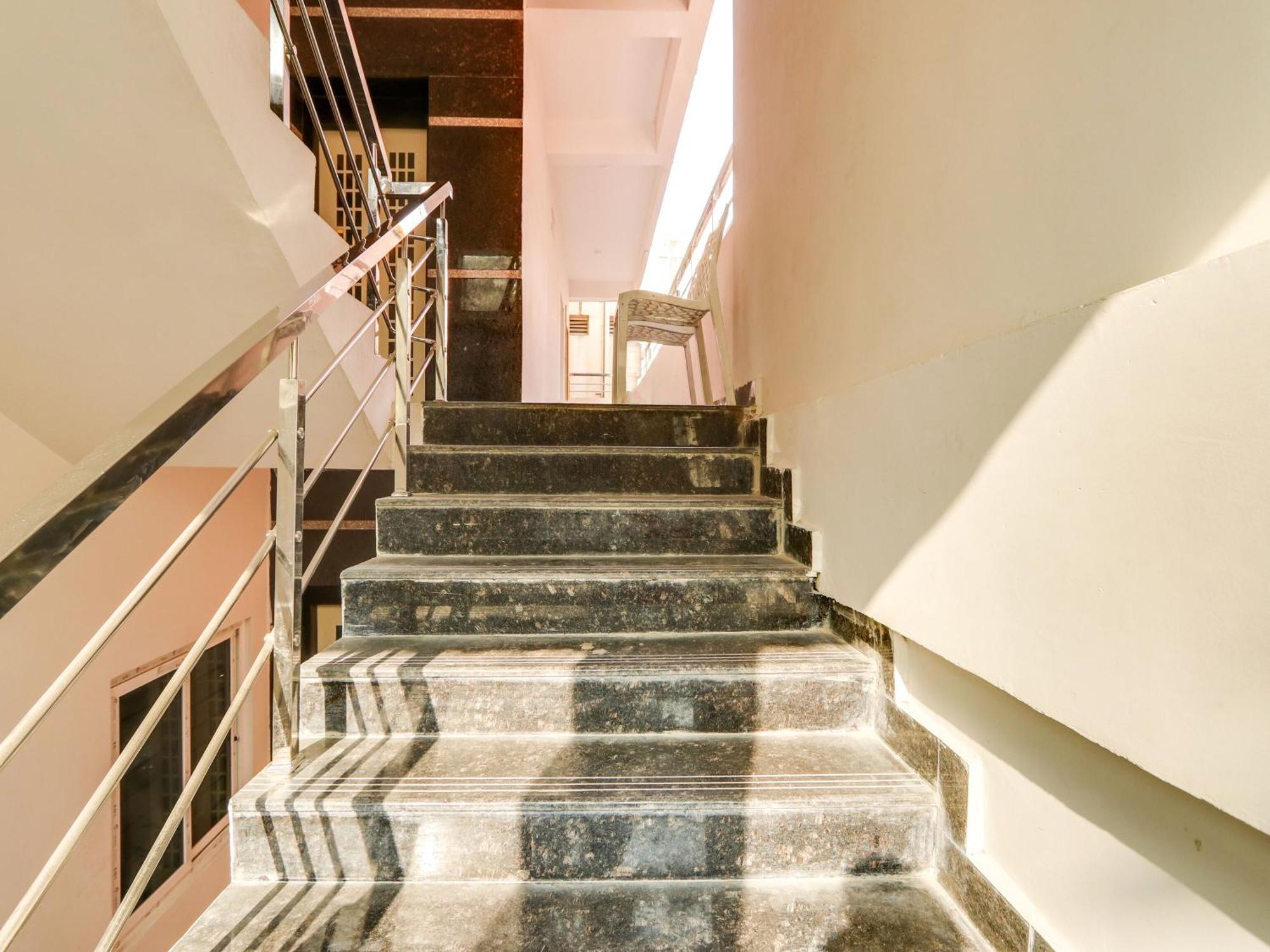 Super Collection O Hills Hotel Hyderabad