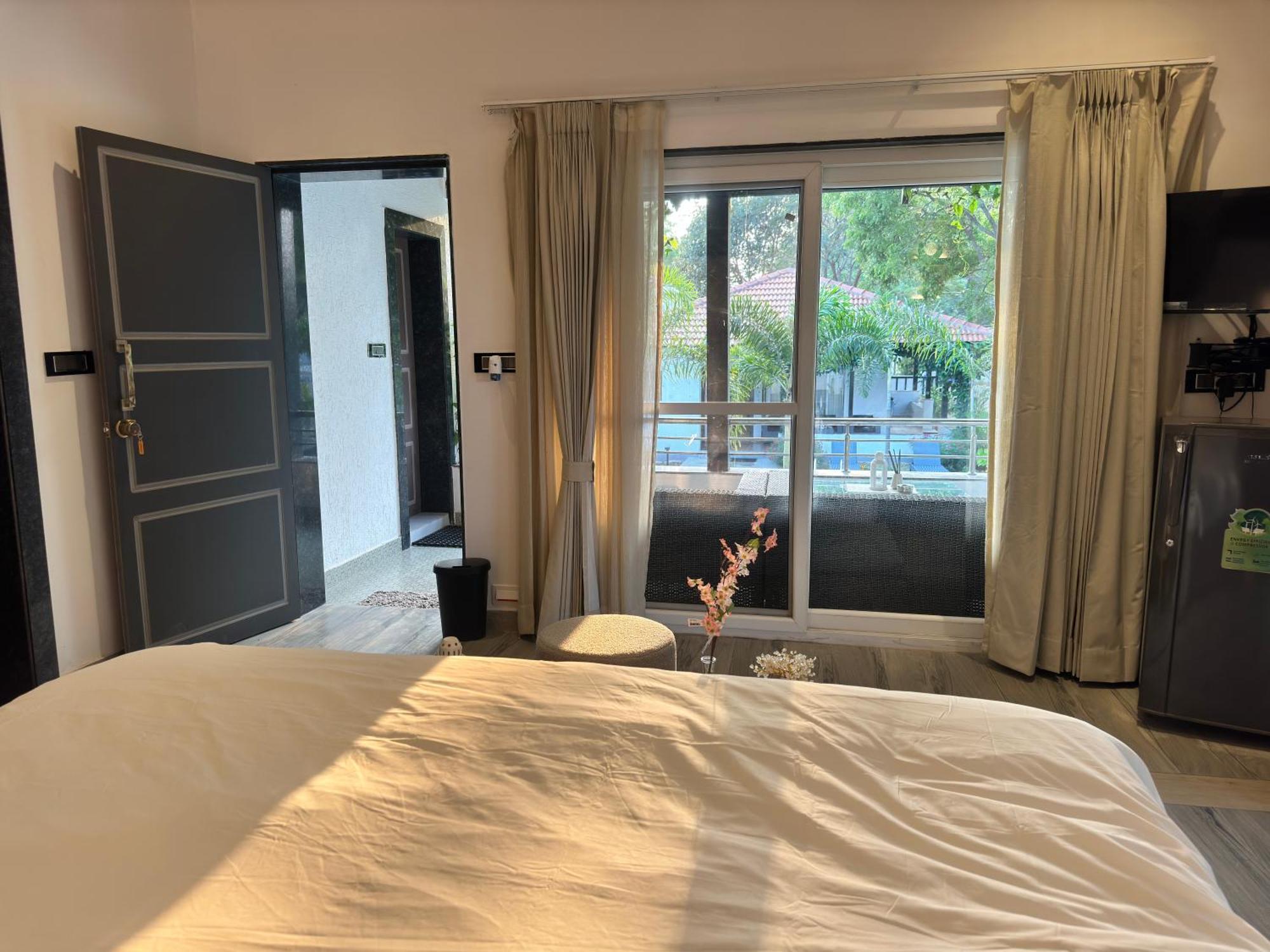 Button Eyes - Pet Friendly 3* Hyderabad