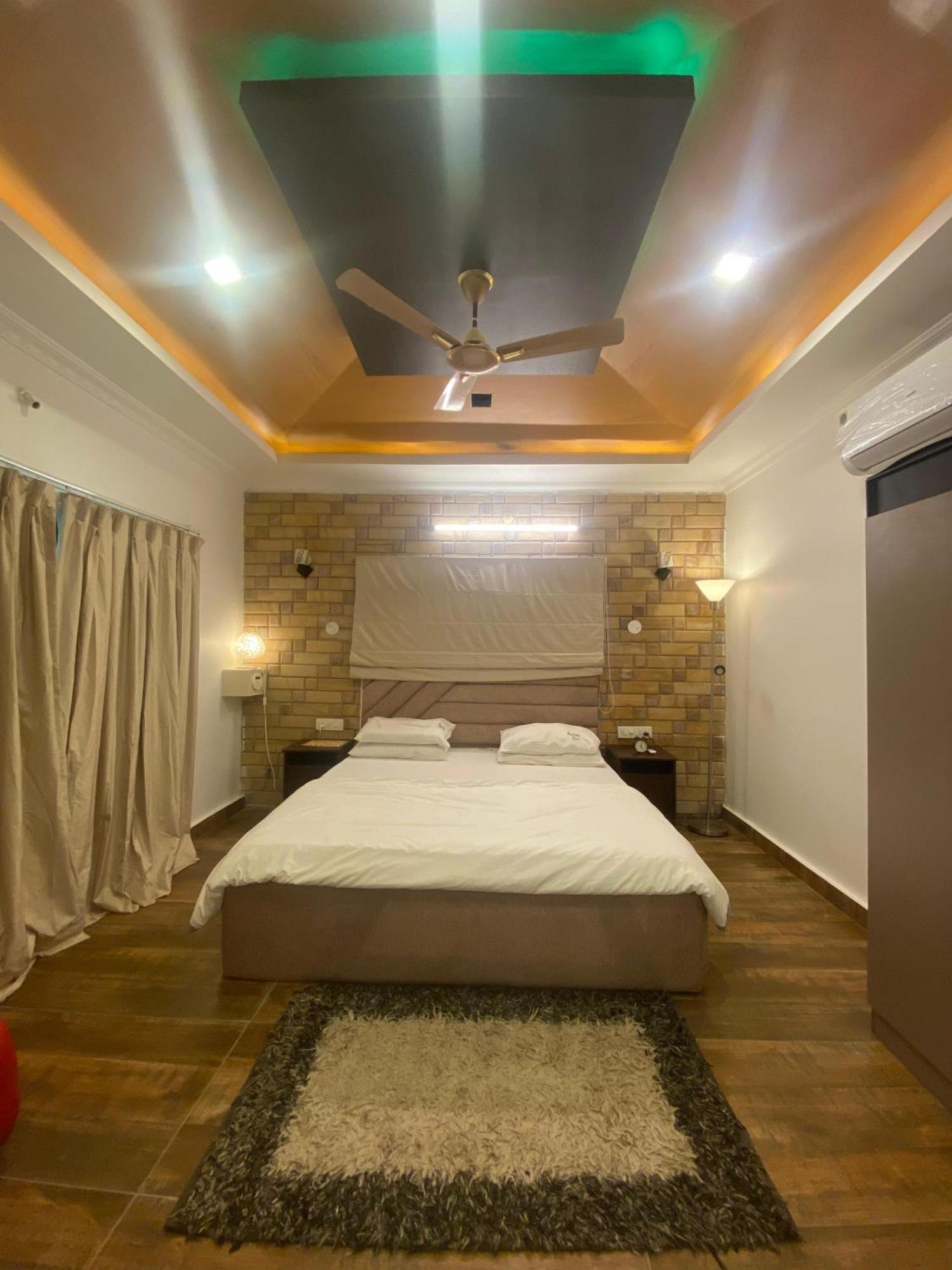 Resort Button Eyes - Pet Friendly 3*