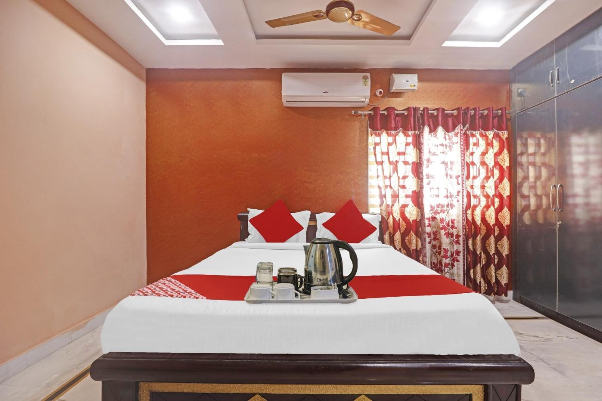O Royal Near Mantra Mall 3*