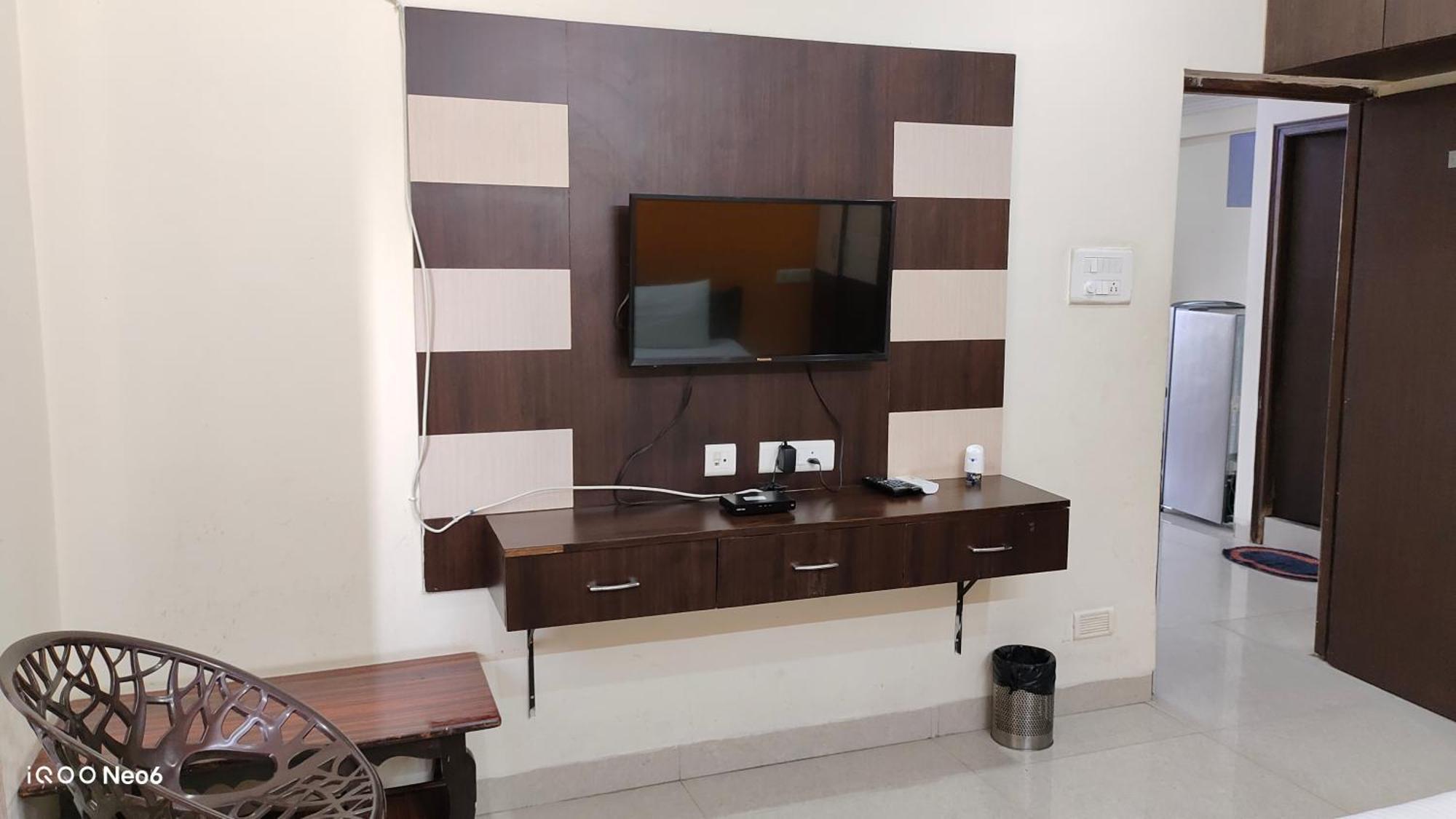 Guest house Gayathri Heights Serviced & In Hyderabad
