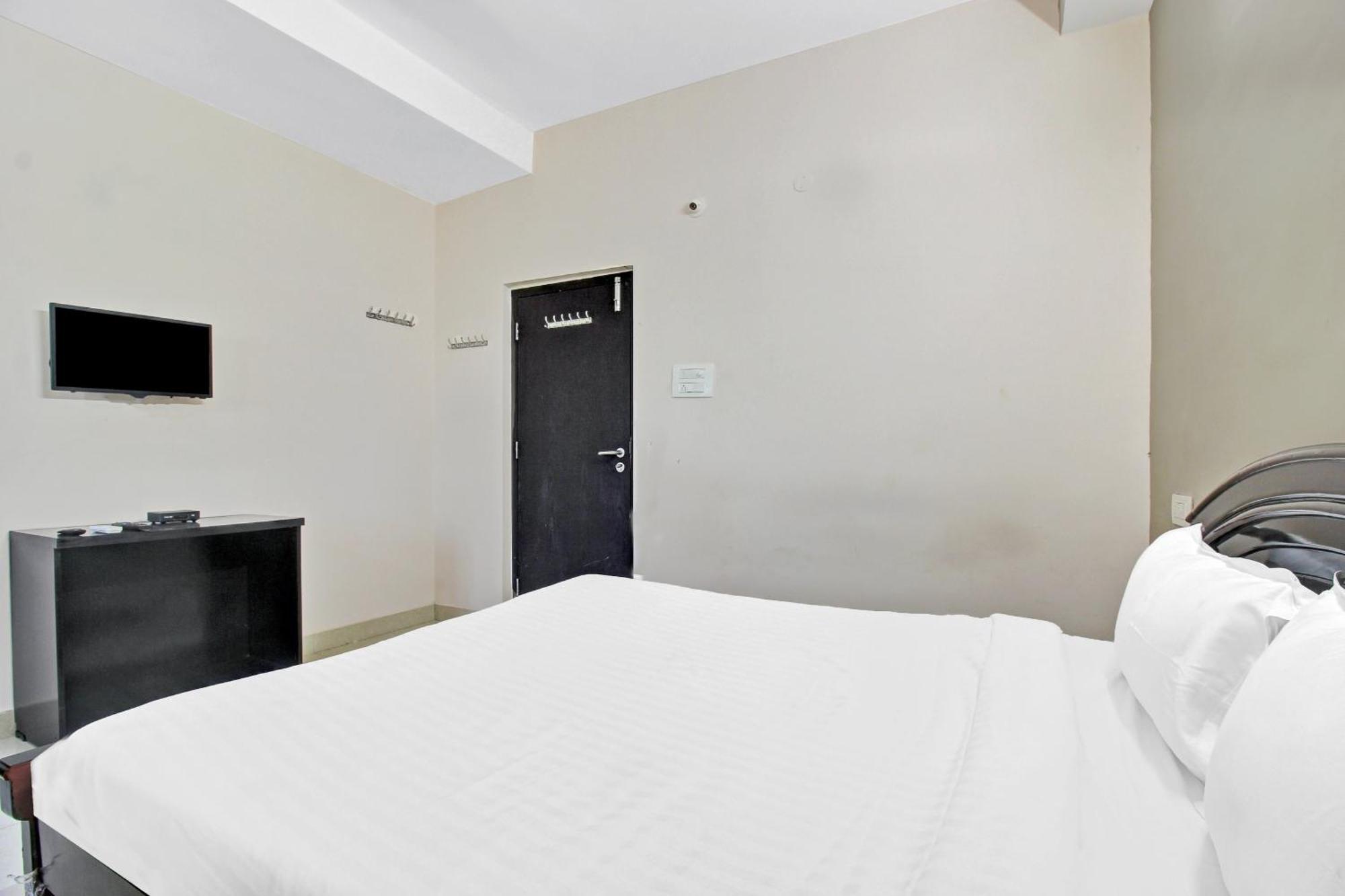 Hotel O Hillside Dlf Gachibowli Near Shilparamam