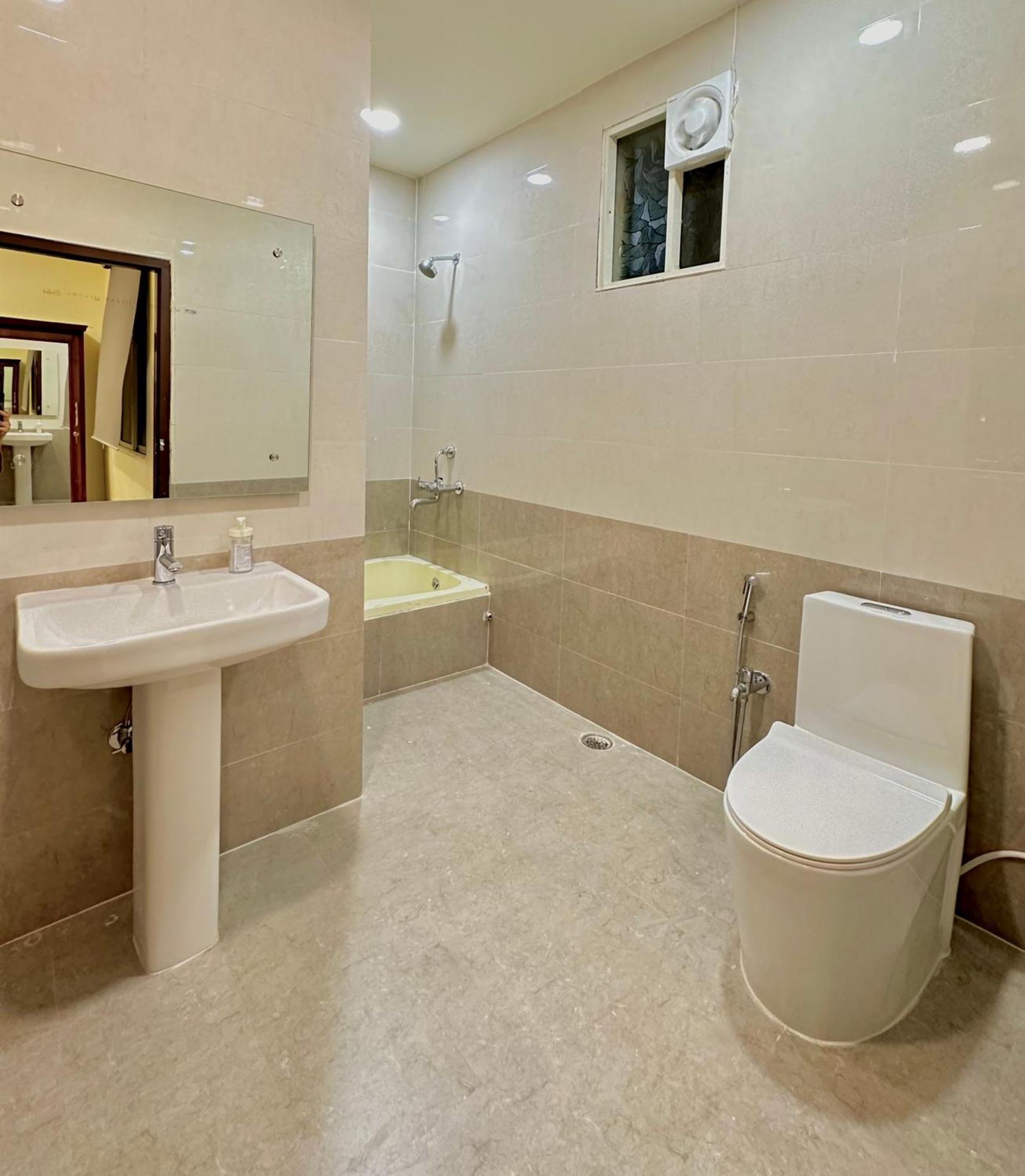 Luxurious Penthouse Terrace At Center *