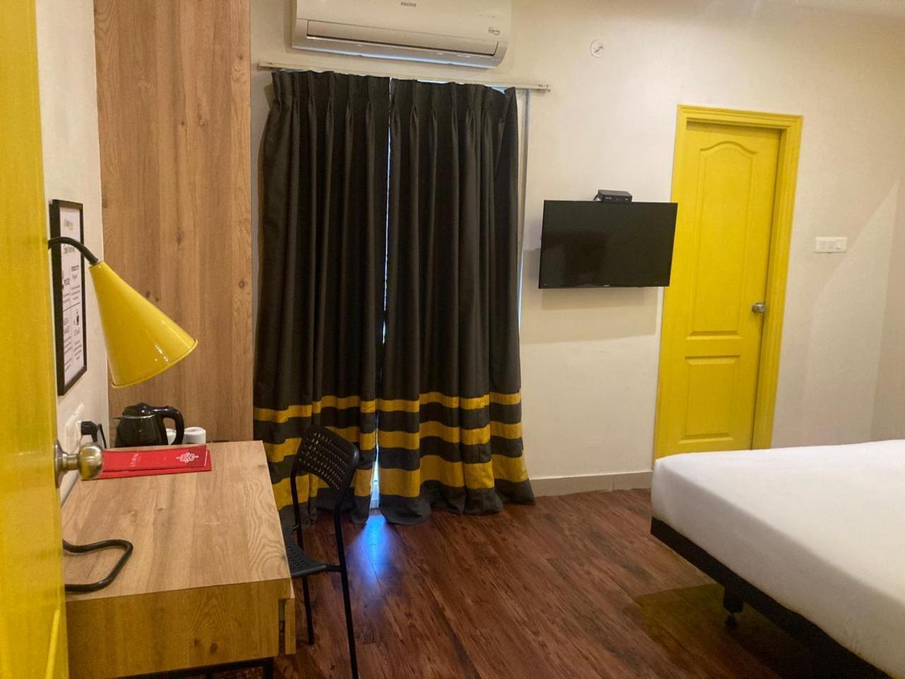 Istay Hitec Hotel 3*