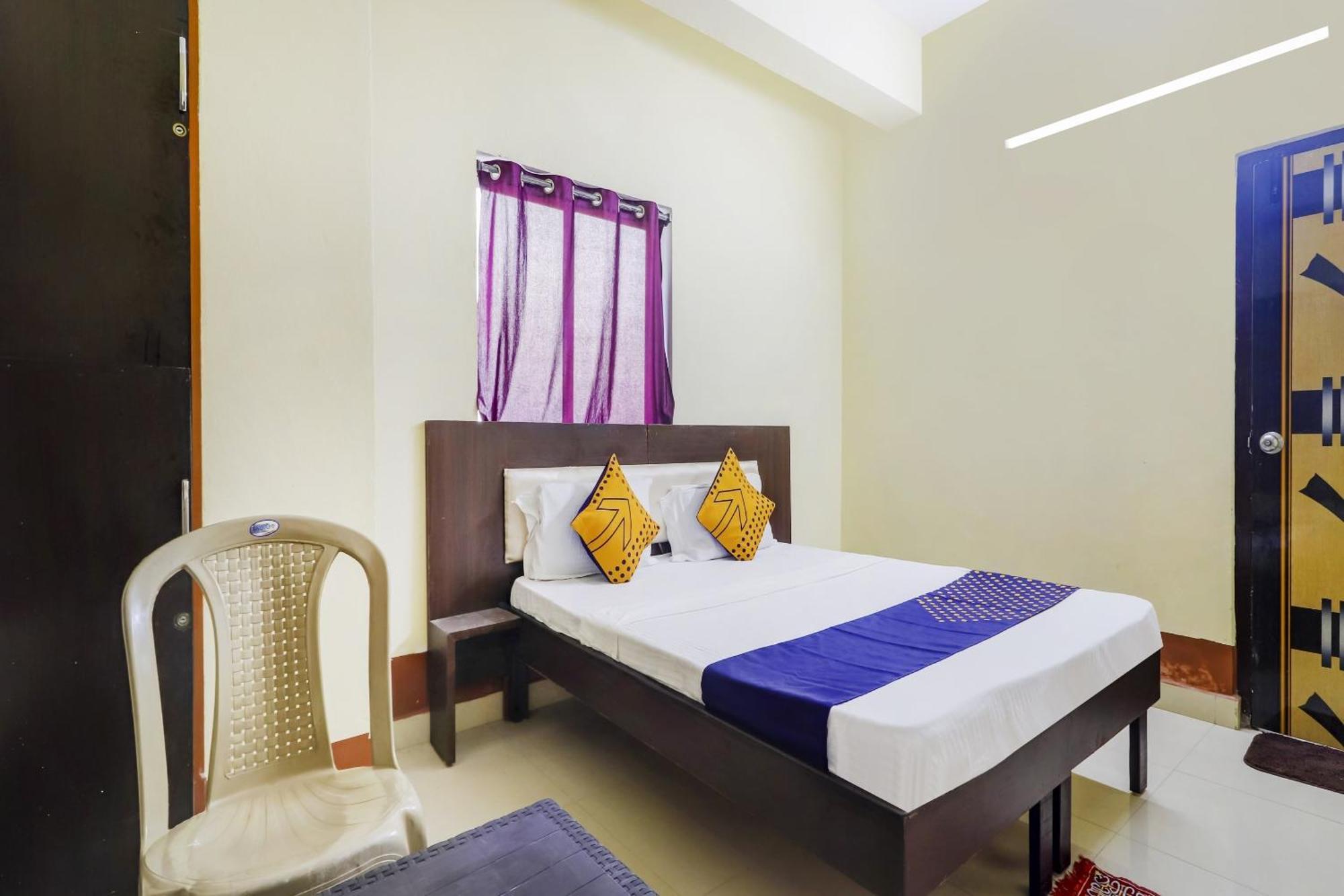 O Srinidhi Near Bharat Nagar Metro Station Hotel