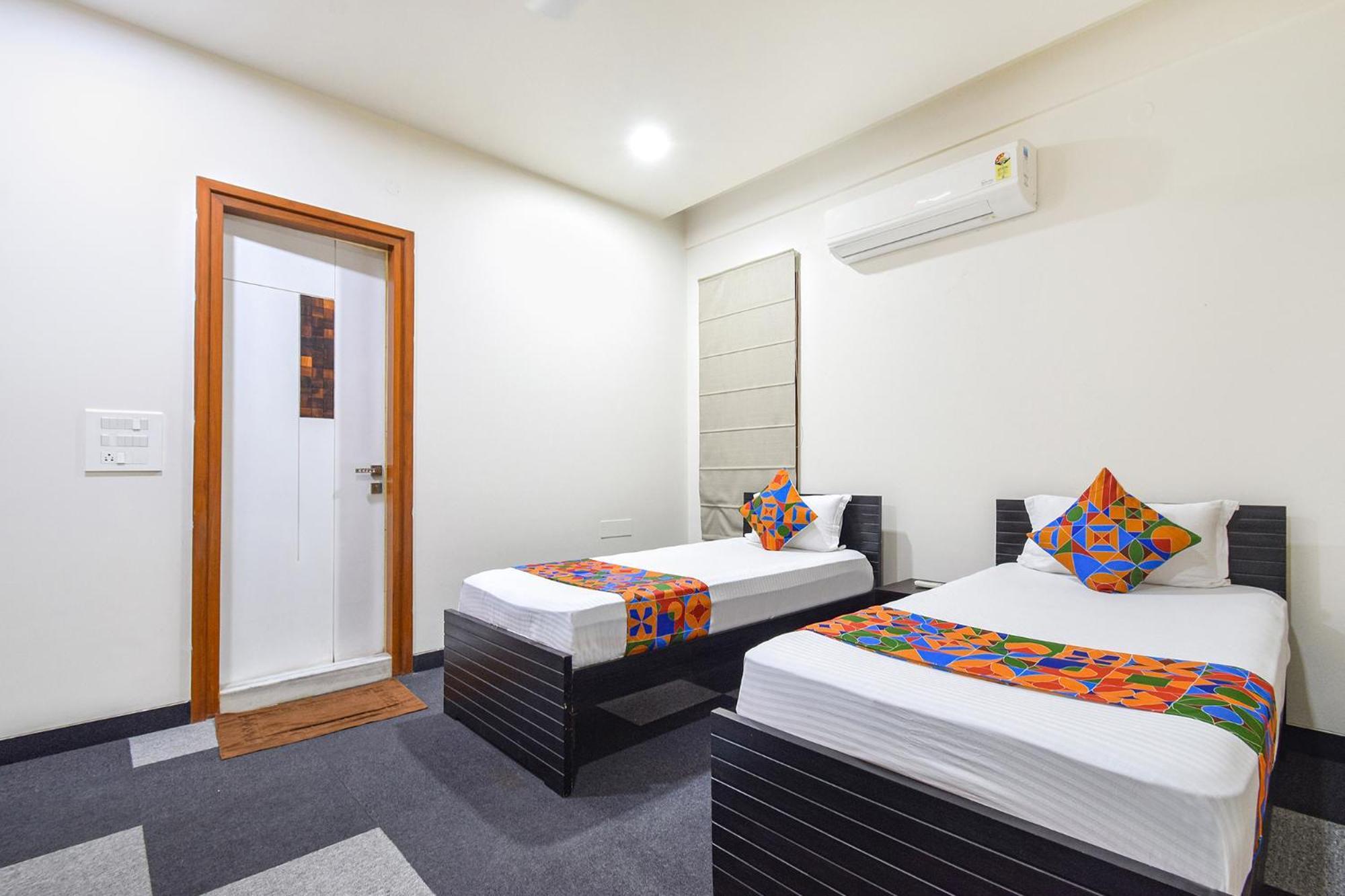 Hotel Fabhotel De Alphabet Ii - Nr Ameerpet Metro Station