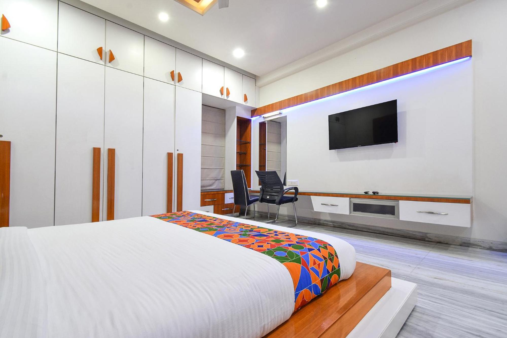 Fabhotel De Alphabet Ii - Nr Ameerpet Metro Station
