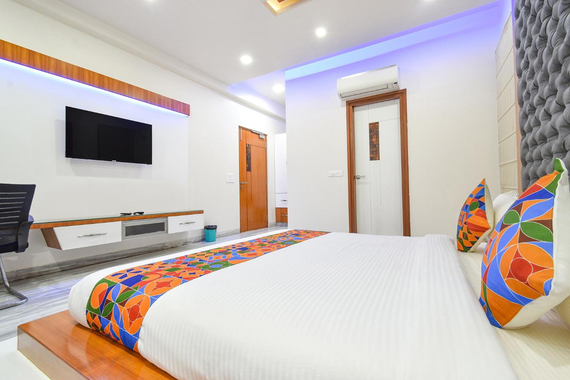 Hotel Fabhotel De Alphabet Ii - Nr Ameerpet Metro Station *