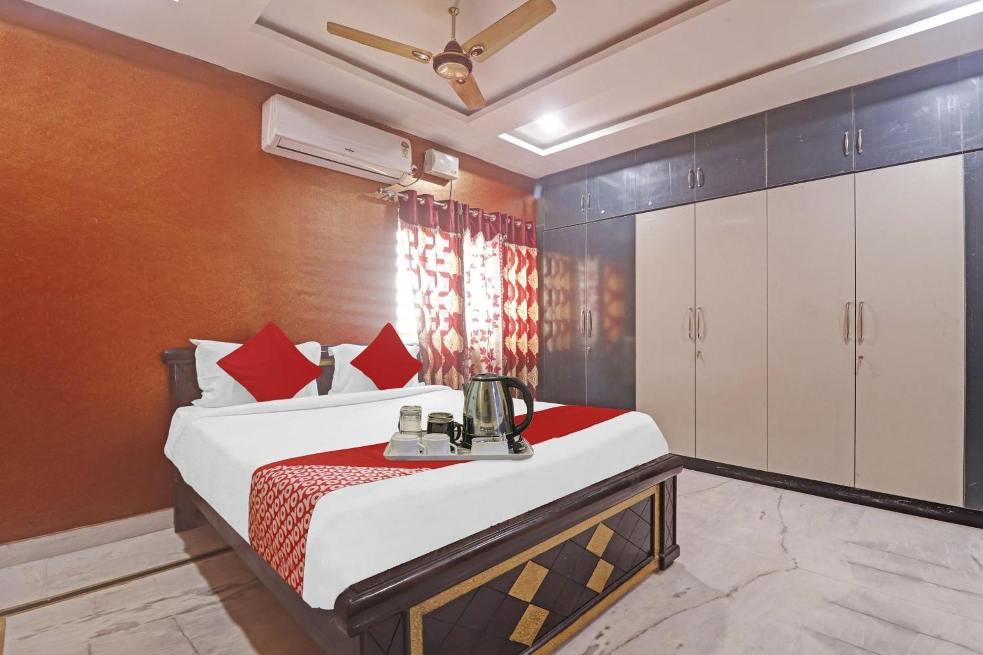Hotel O Royal Near Mantra Mall