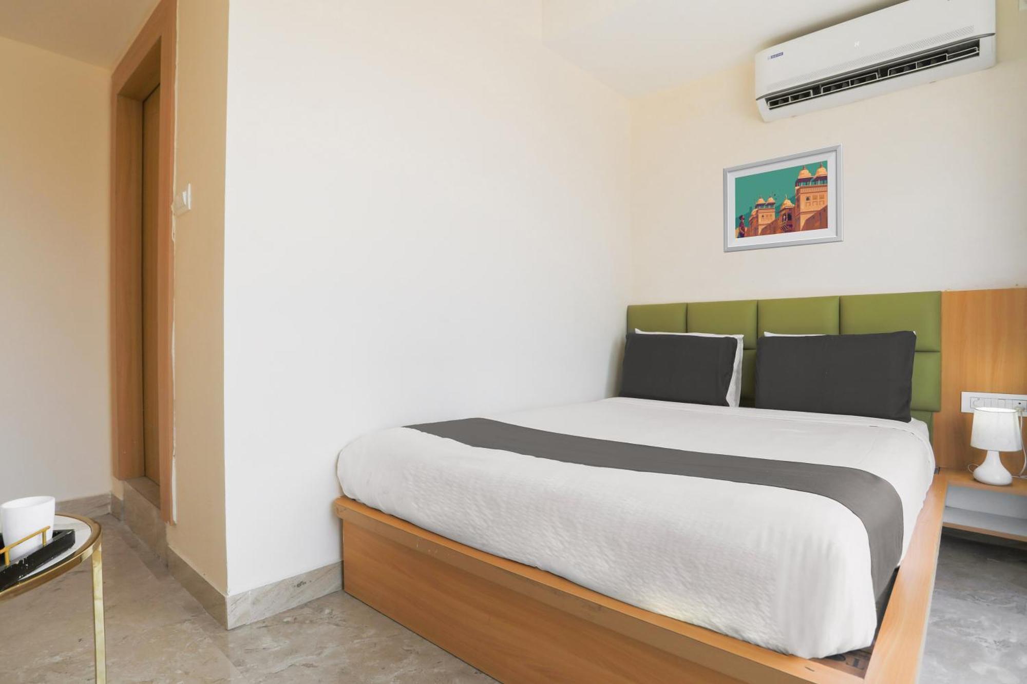 Hotel Super O S S Comforts