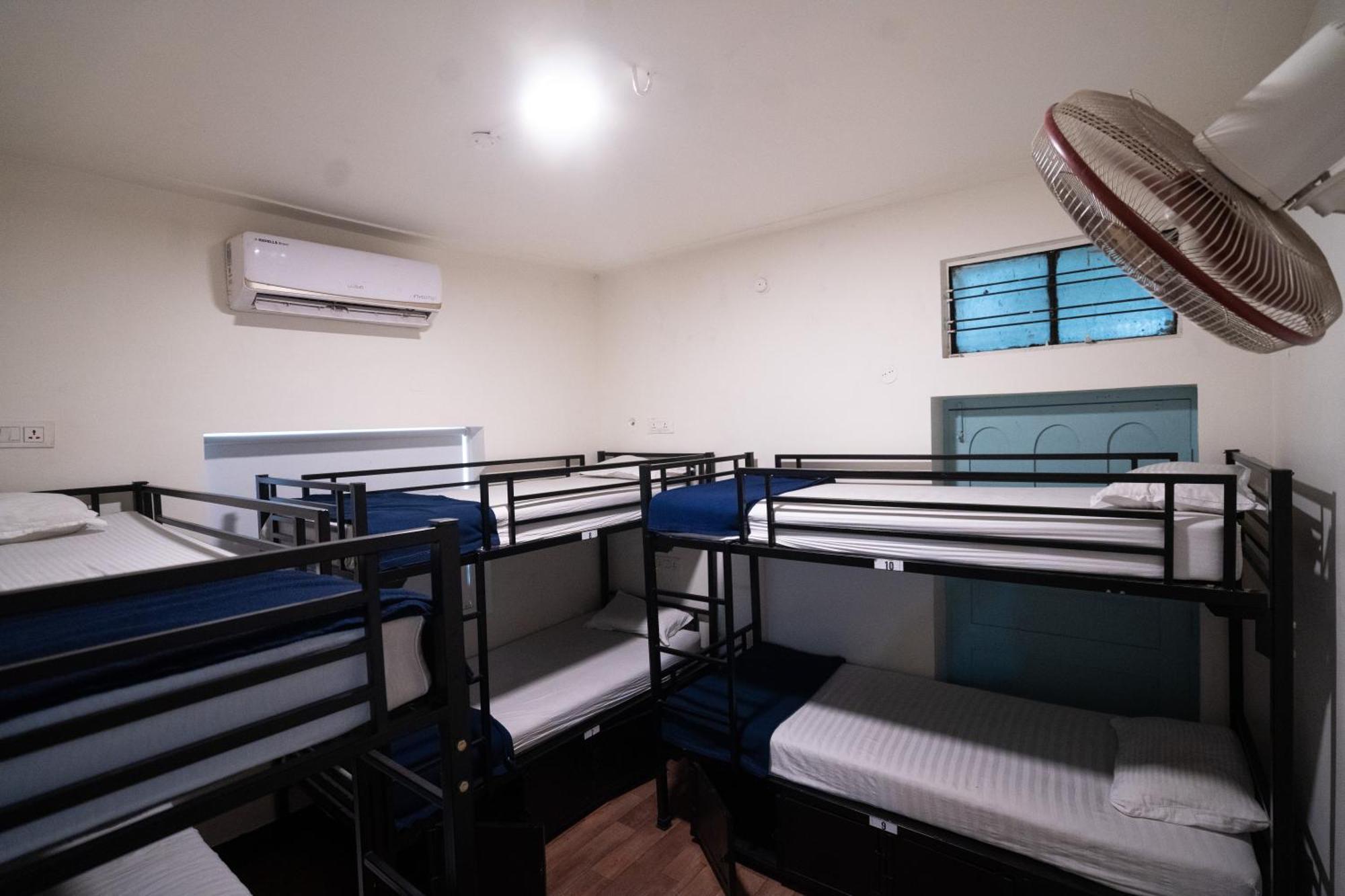 Slackpackr Hostel *