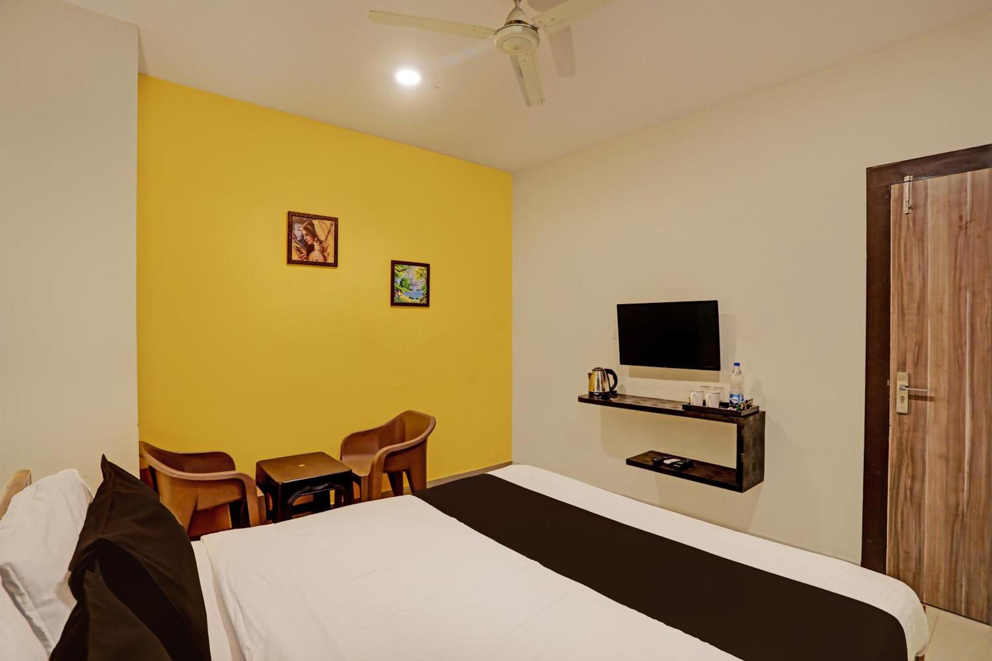 Capital O Saharsh Grand Near Shilparamam 3*
