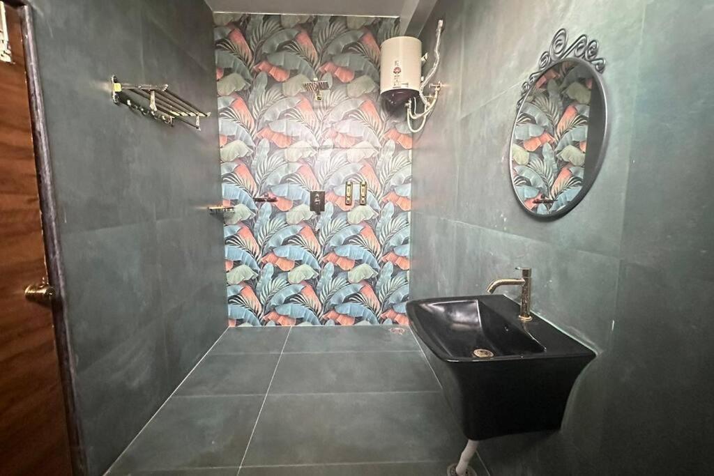 Poorna Farmhouse With Private Pool And Jacuzzi Farm stay