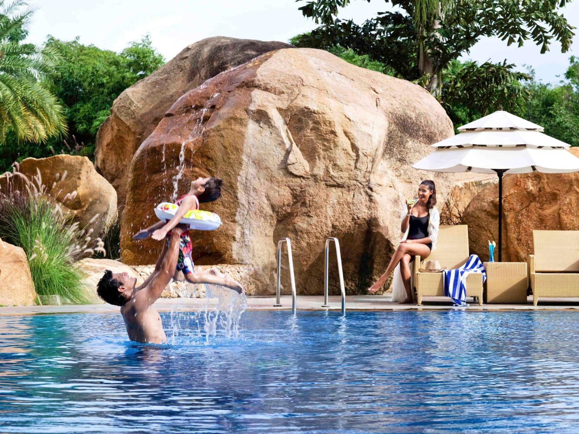 Novotel Convention Centre Hotel 5*