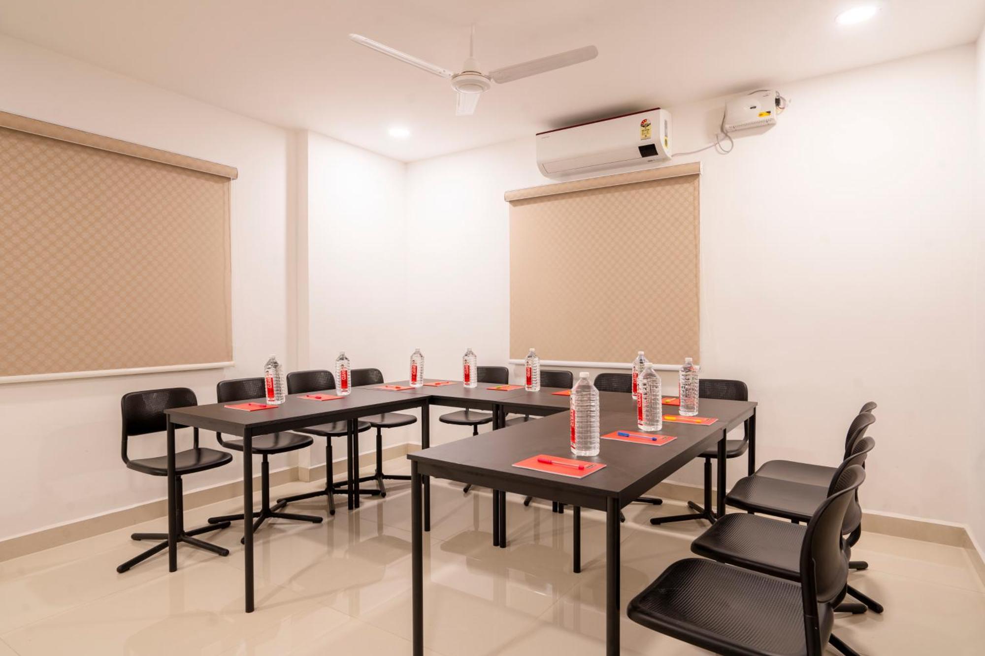 Treebo De Alphabet Gachibowli Hotel 3*