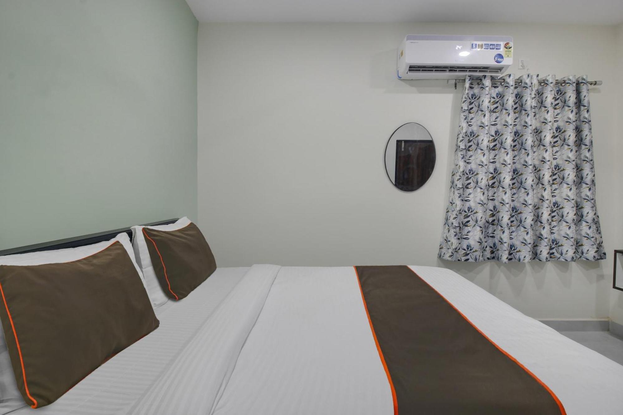 Collection O Siri Grand 4* Hyderabad