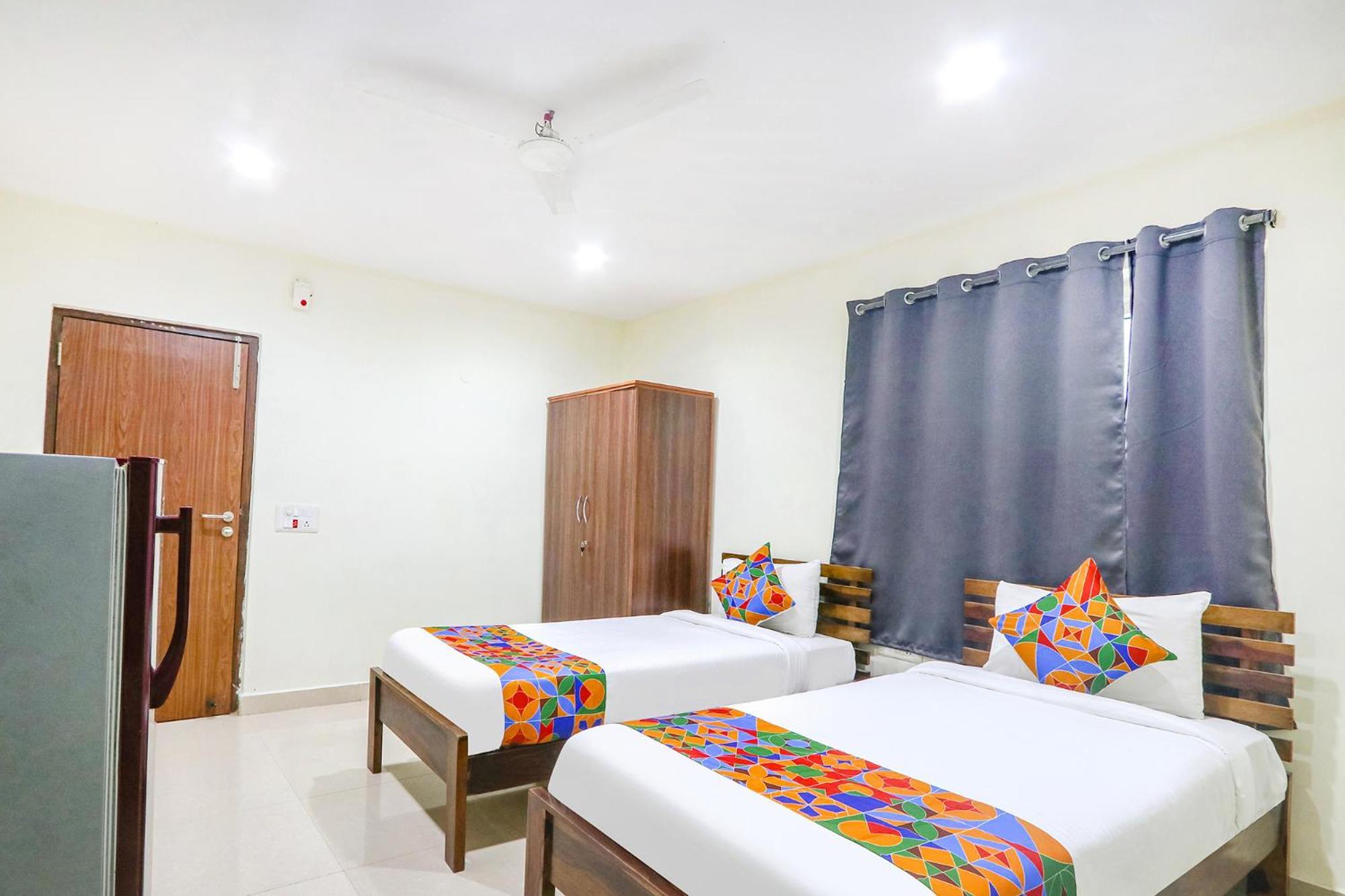 Fabhotel Sk Grand - Hitech 3*