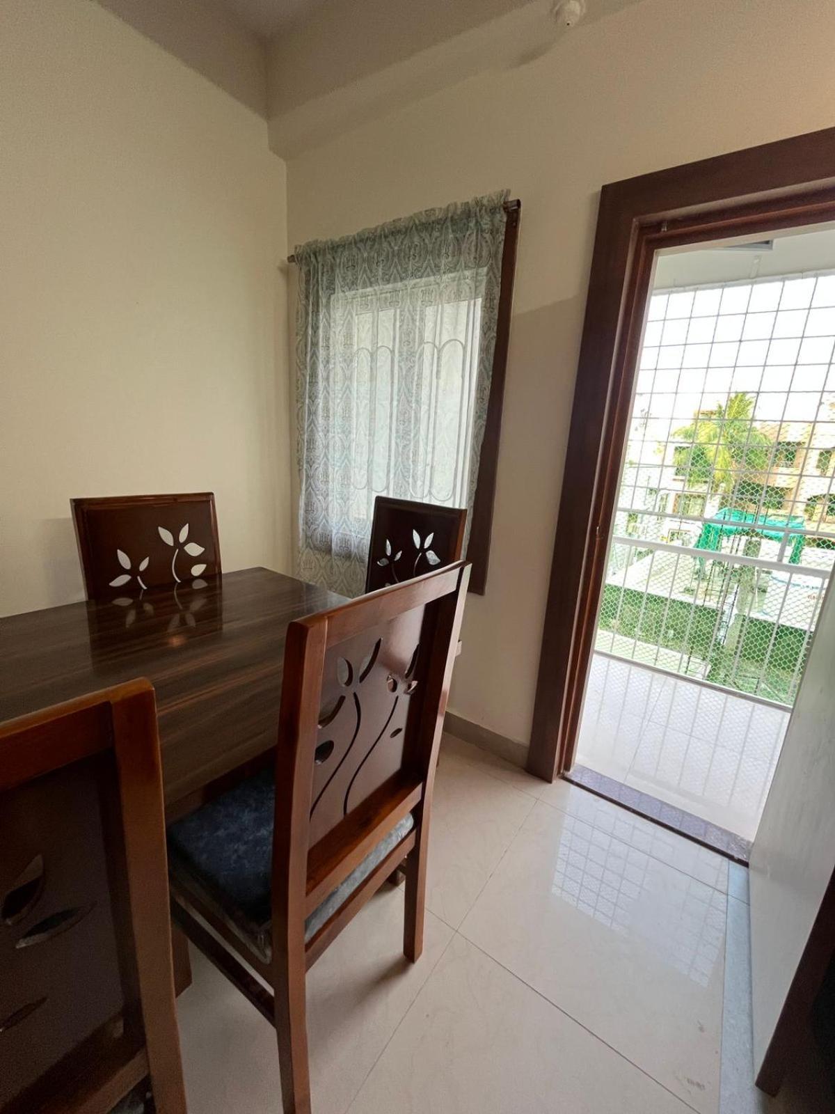Comfy Abode Banjara Hills Road No 1 Apartment