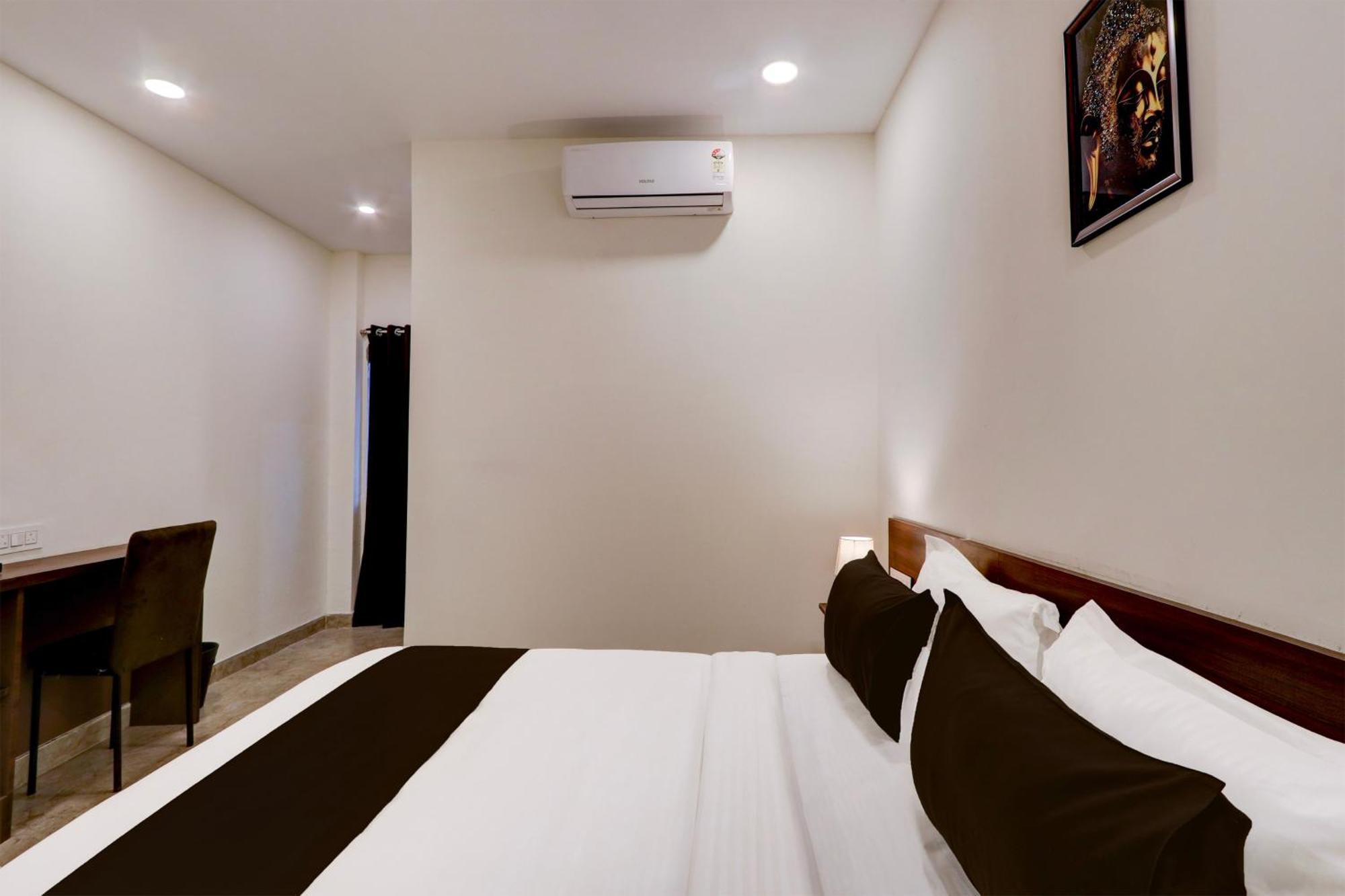Hotel Townhouse Oak Bhooja Hyderabad