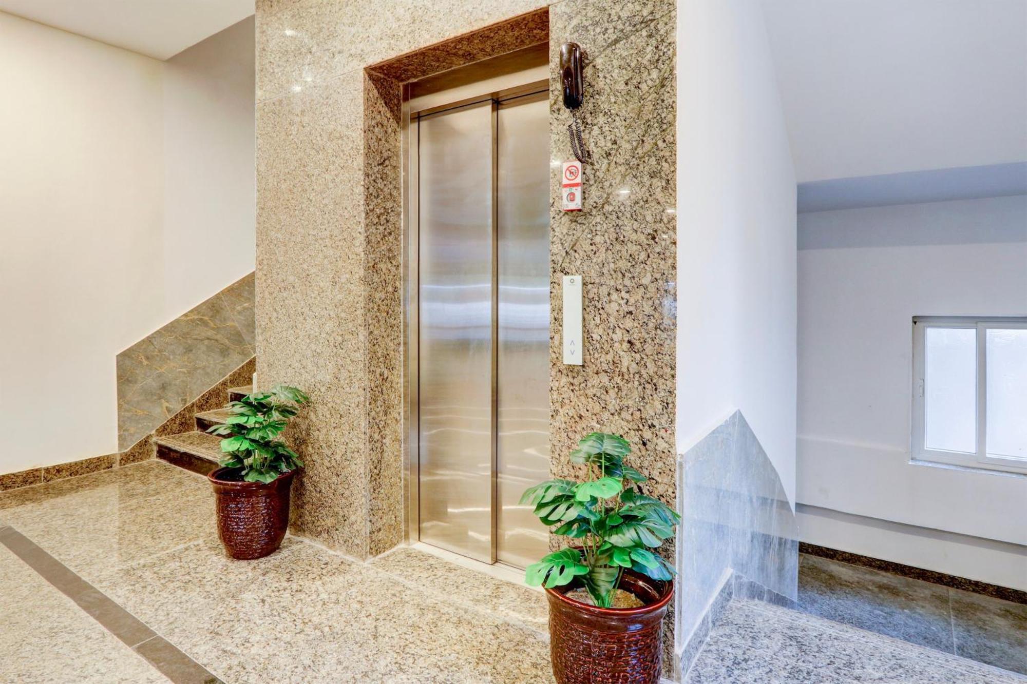 Hotel Townhouse Oak Bhooja Hyderabad