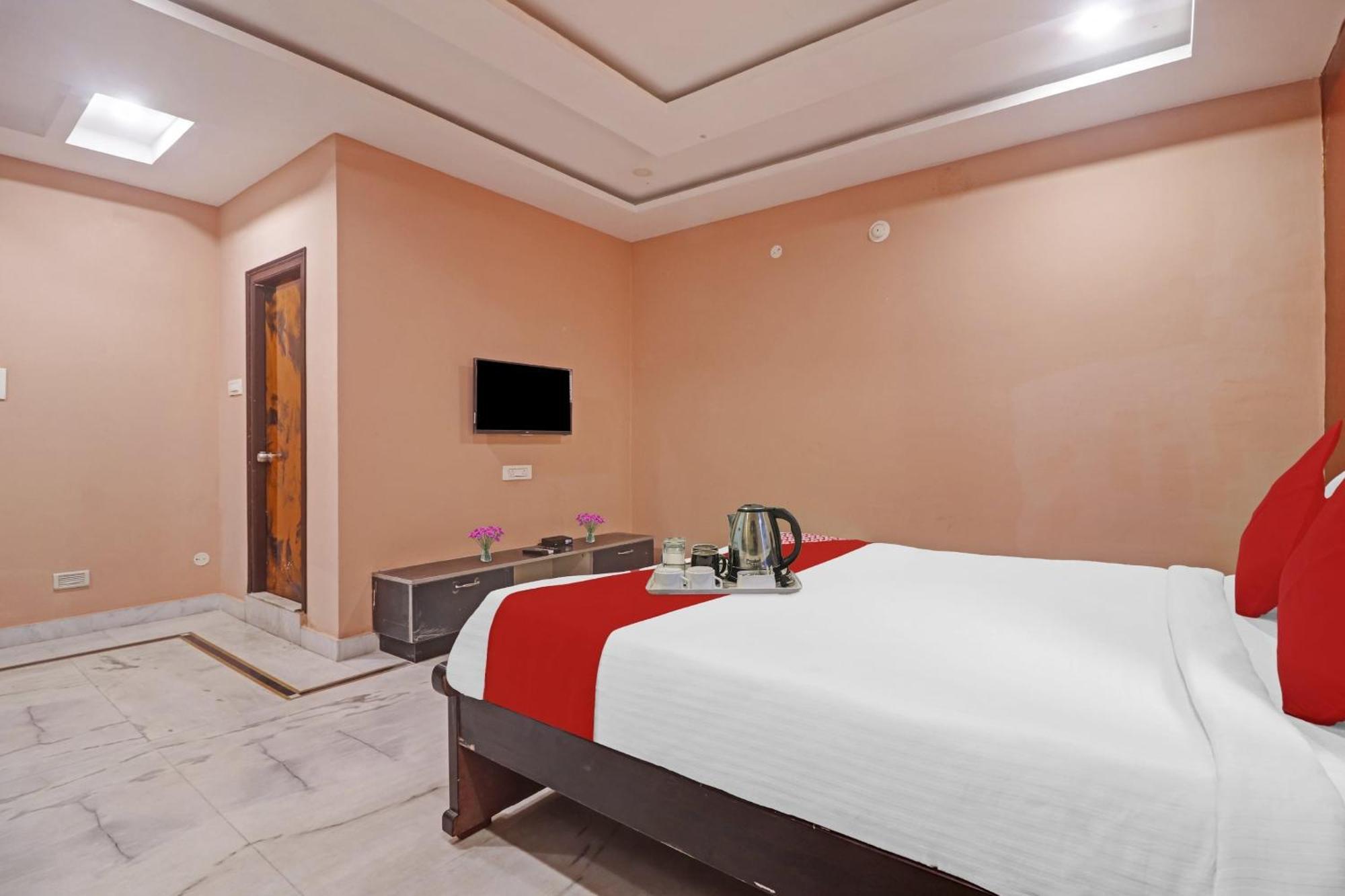 O Royal Near Mantra Mall 3*