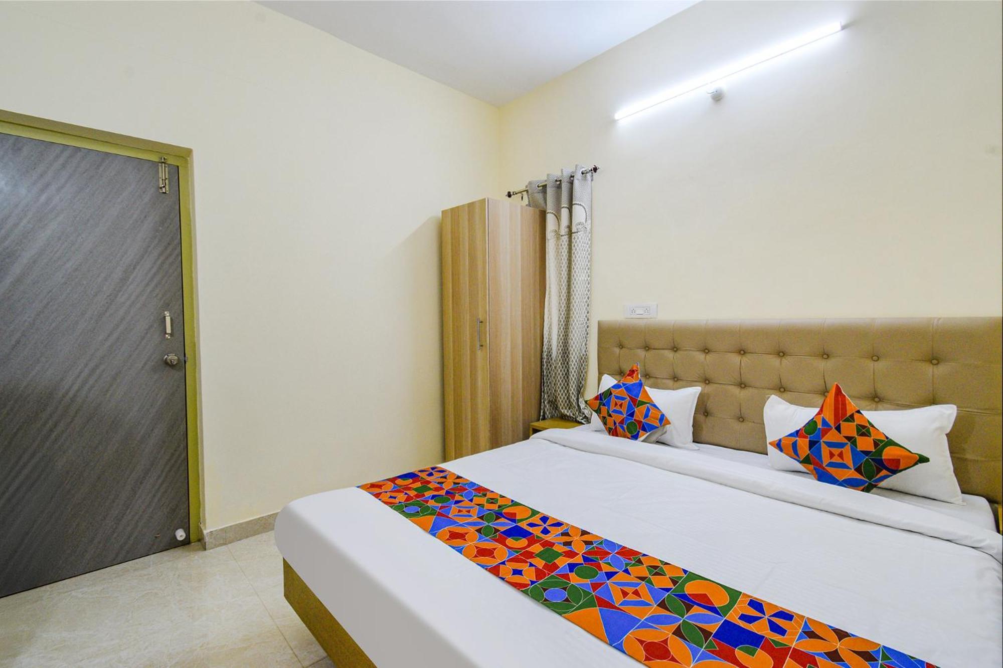 Fabhotel Rk - Nr U S Consulate, Financial District Hyderabad