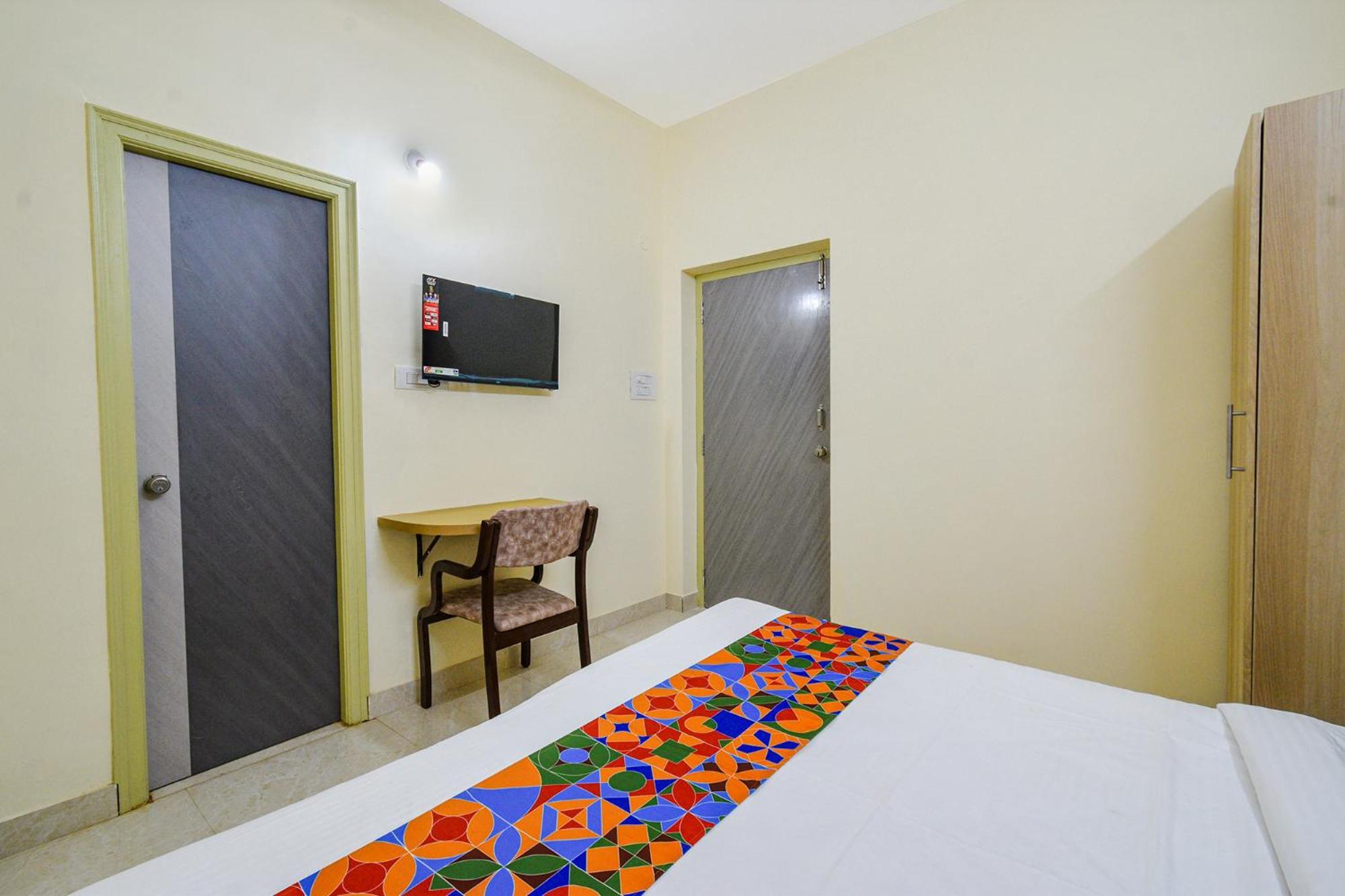 Fabhotel Rk - Nr U S Consulate, Financial District Hyderabad