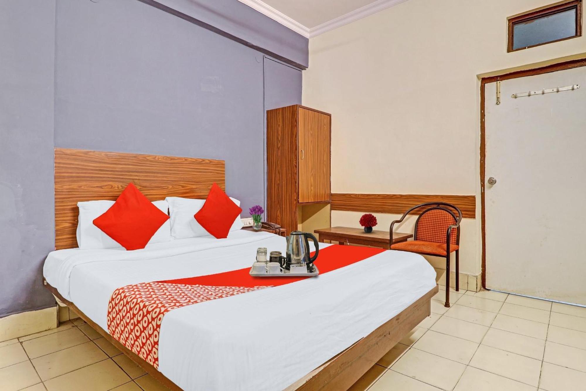 Hotel Collection O Paradise Circle 3*