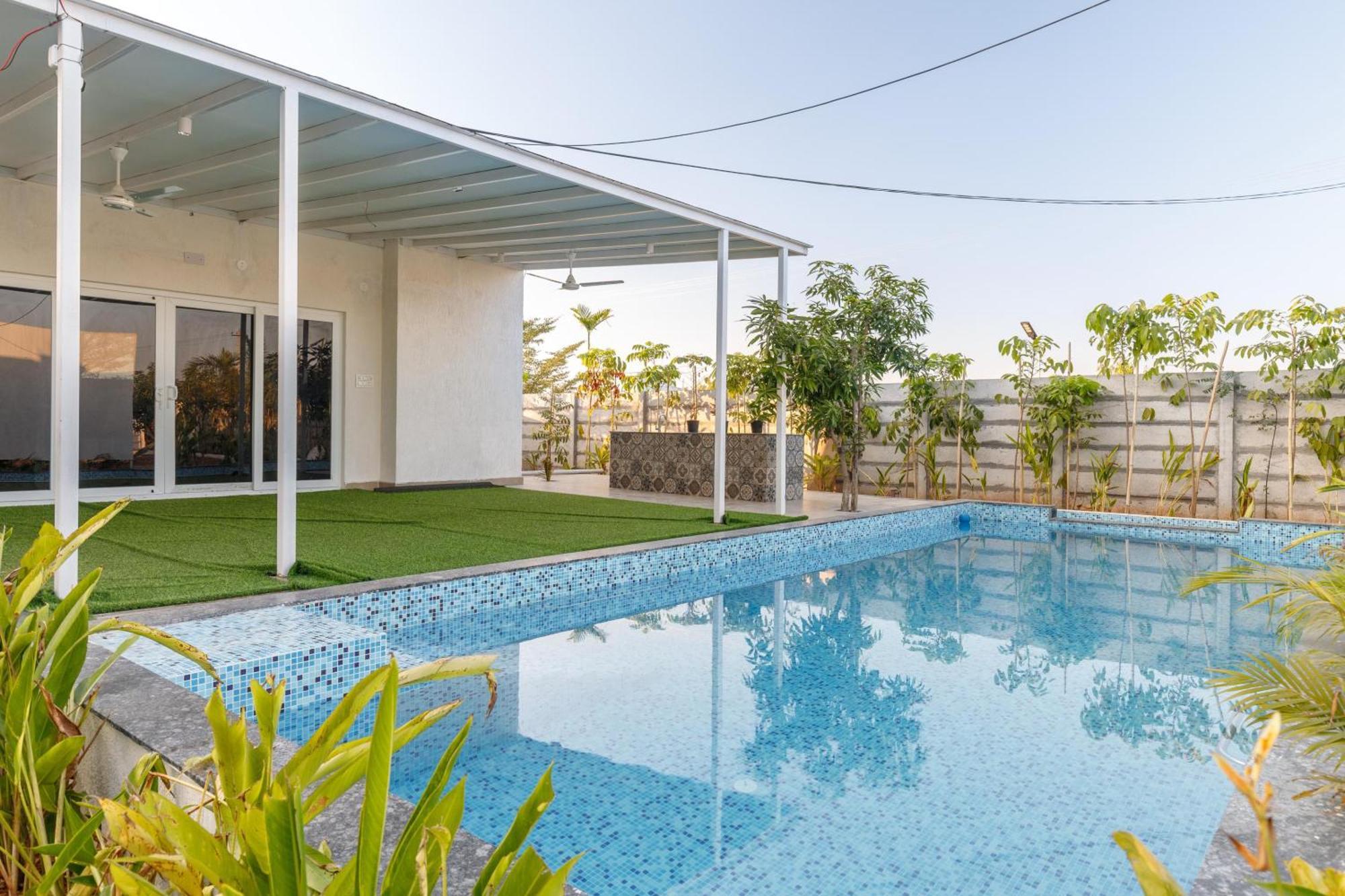 Serene Retreat By Stayjadepoolbasketball Court Hyderabad