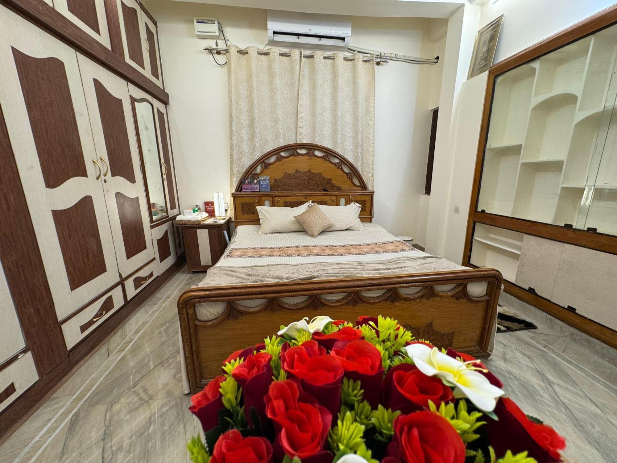 Al Buraq Apartment