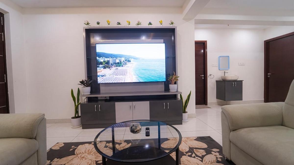 Premium 3bhk With Orr View - Nanakramguda Holiday home Hyderabad