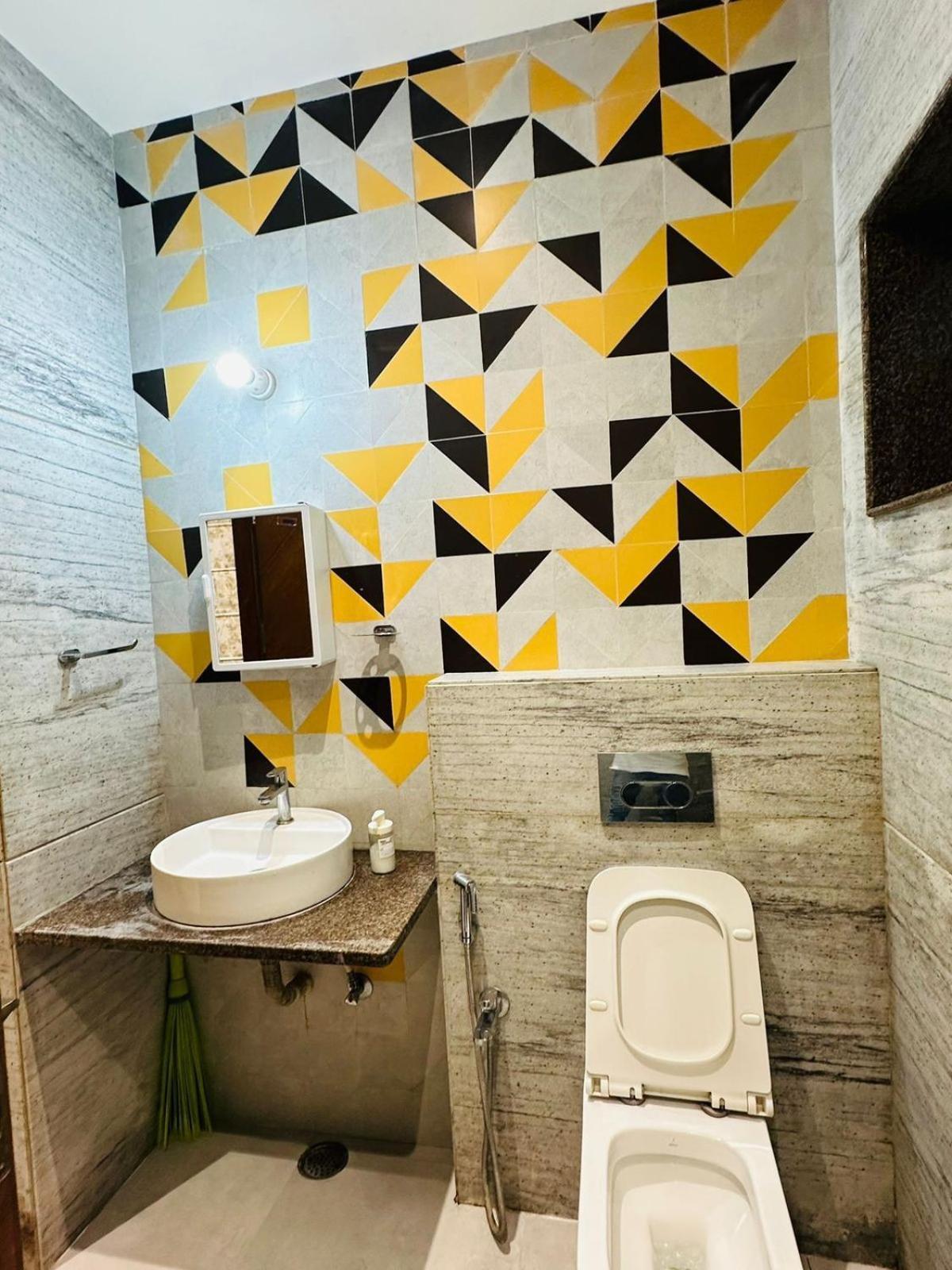 Premium 3bhk With Orr View - Nanakramguda Holiday home Hyderabad