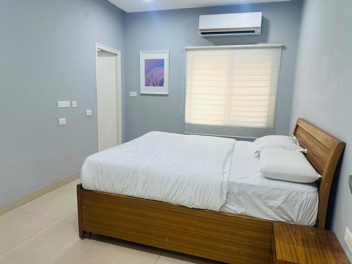 Charming Beautiful 2bhk Jublee Hills Apollo Apartment