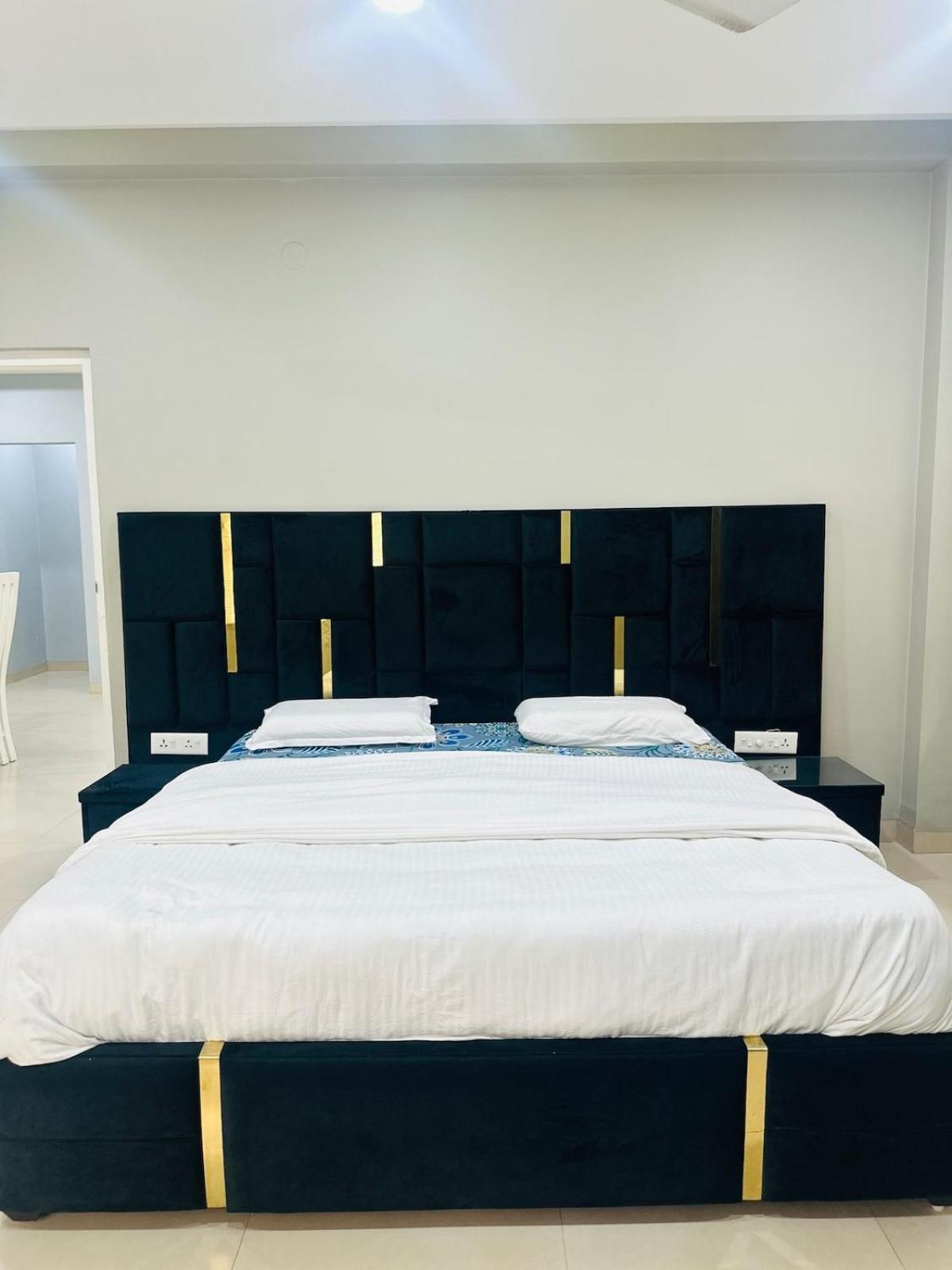 Charming Beautiful 2bhk Jublee Hills Apollo Apartment Hyderabad