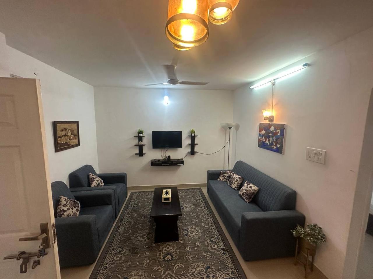 Nk Homes - 2bhk Serviced - Full Furnished & Full Kitchen, Wifi & Balcony