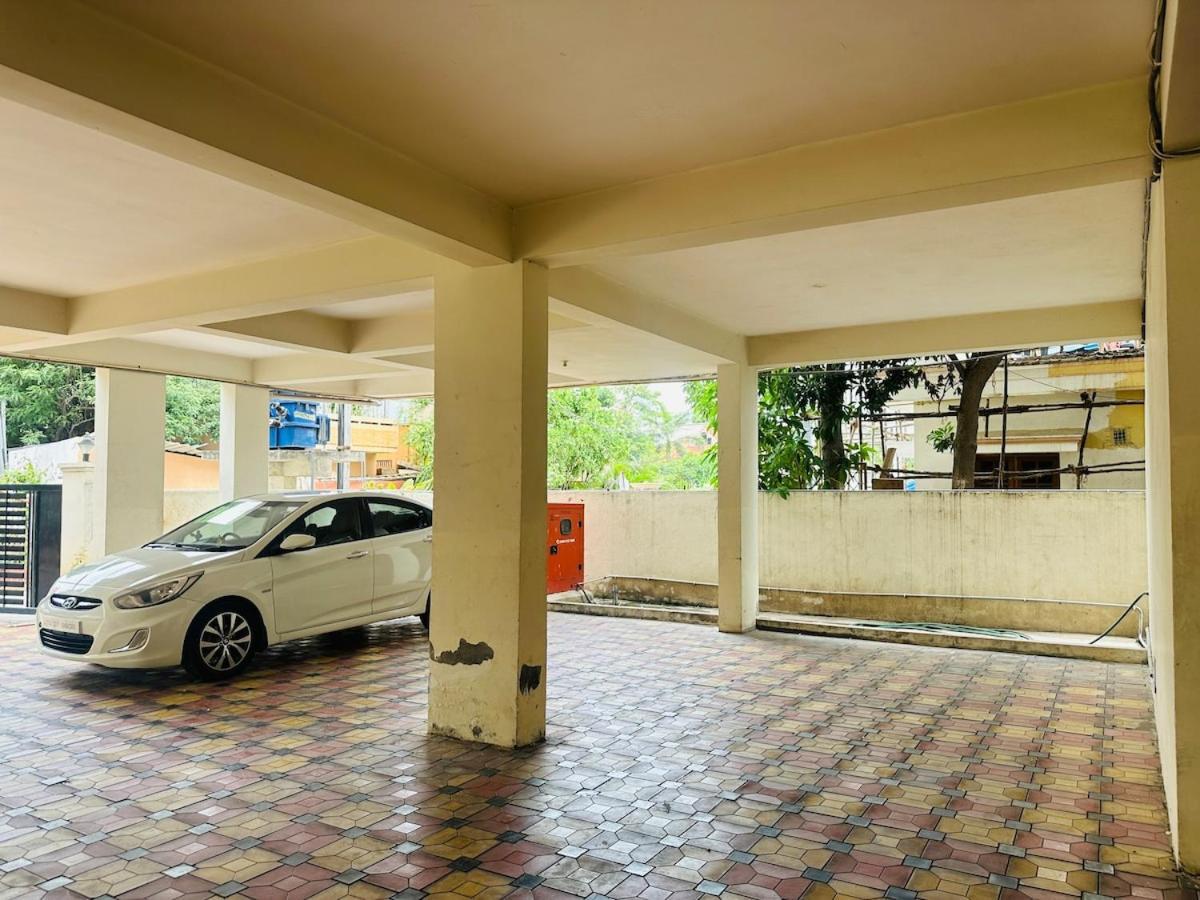 Charming Beautiful 2bhk Jublee Hills Apollo Apartment *
