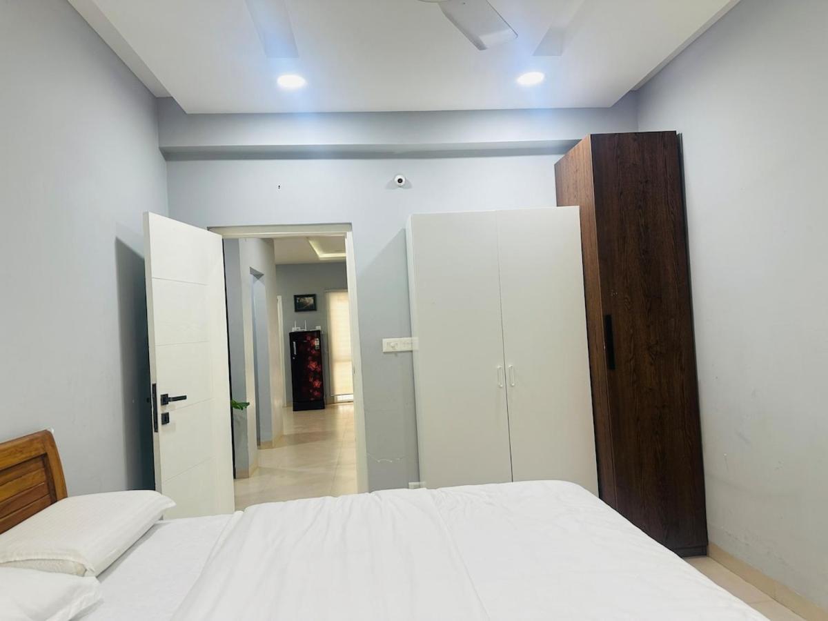 Charming Beautiful 2bhk Jublee Hills Apollo *