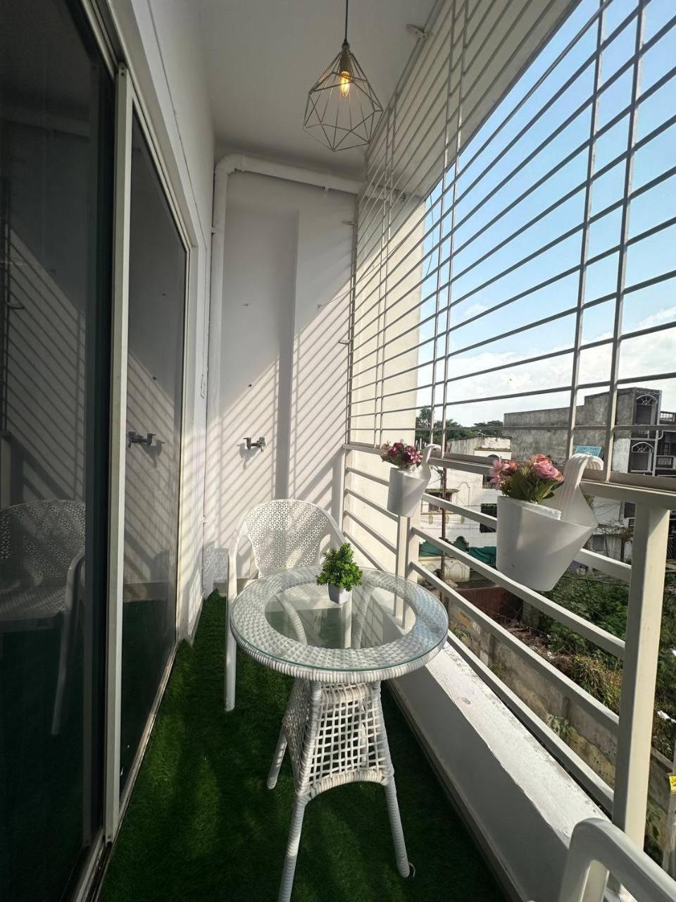 Nk Homes - 2bhk Serviced - Full Furnished & Full Kitchen, Wifi & Balcony * Hyderabad