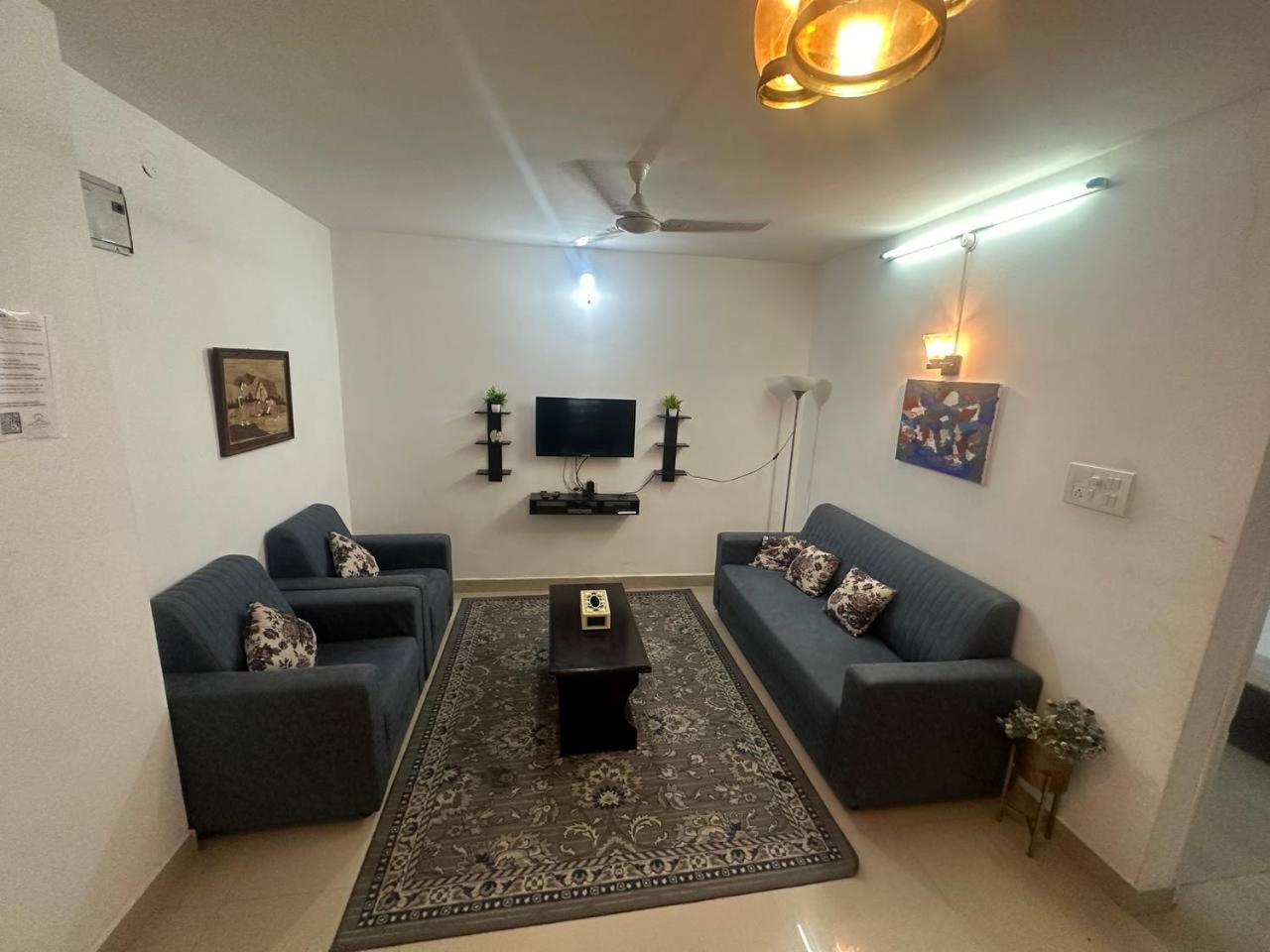 Nk Homes - 2bhk Serviced - Full Furnished & Full Kitchen, Wifi & Balcony Hyderabad