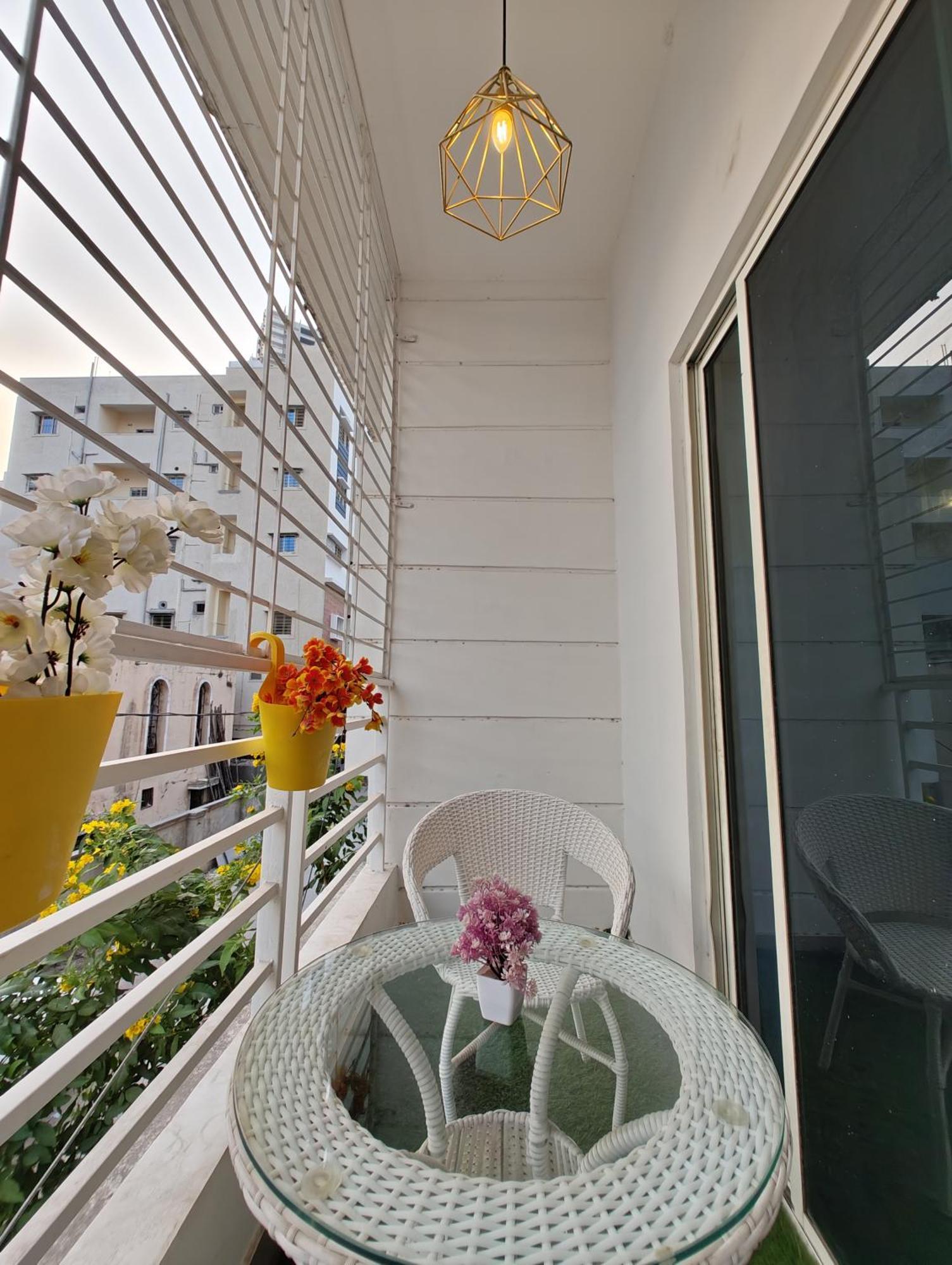 Nk Homes - 2bhk Serviced - Full Furnished & Full Kitchen, Wifi & Balcony *