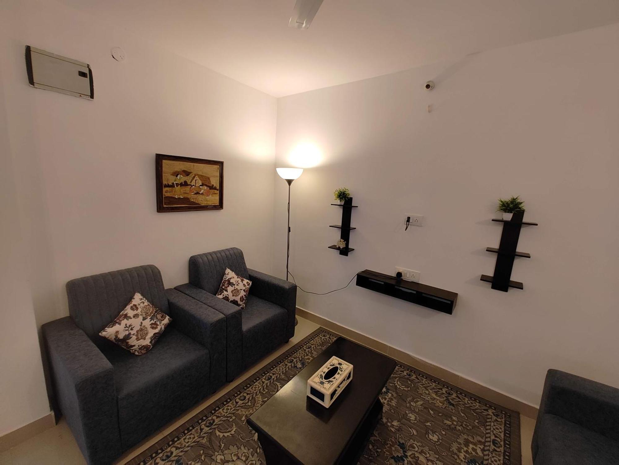 Apartment Nk Homes - 2bhk Serviced - Full Furnished & Full Kitchen, Wifi & Balcony *