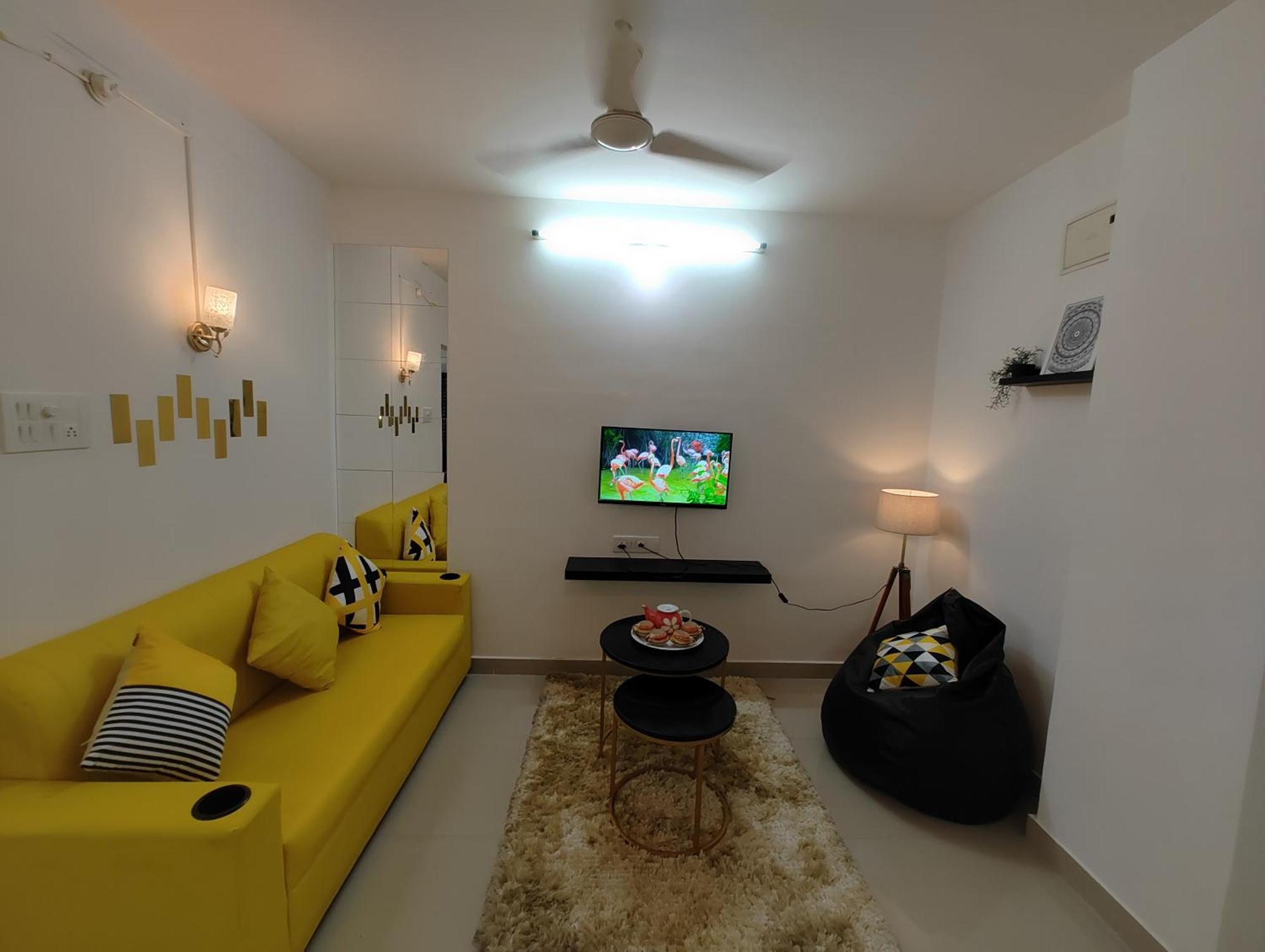Nk Homes - 2bhk Serviced - Full Furnished & Full Kitchen, Wifi & Balcony Hyderabad