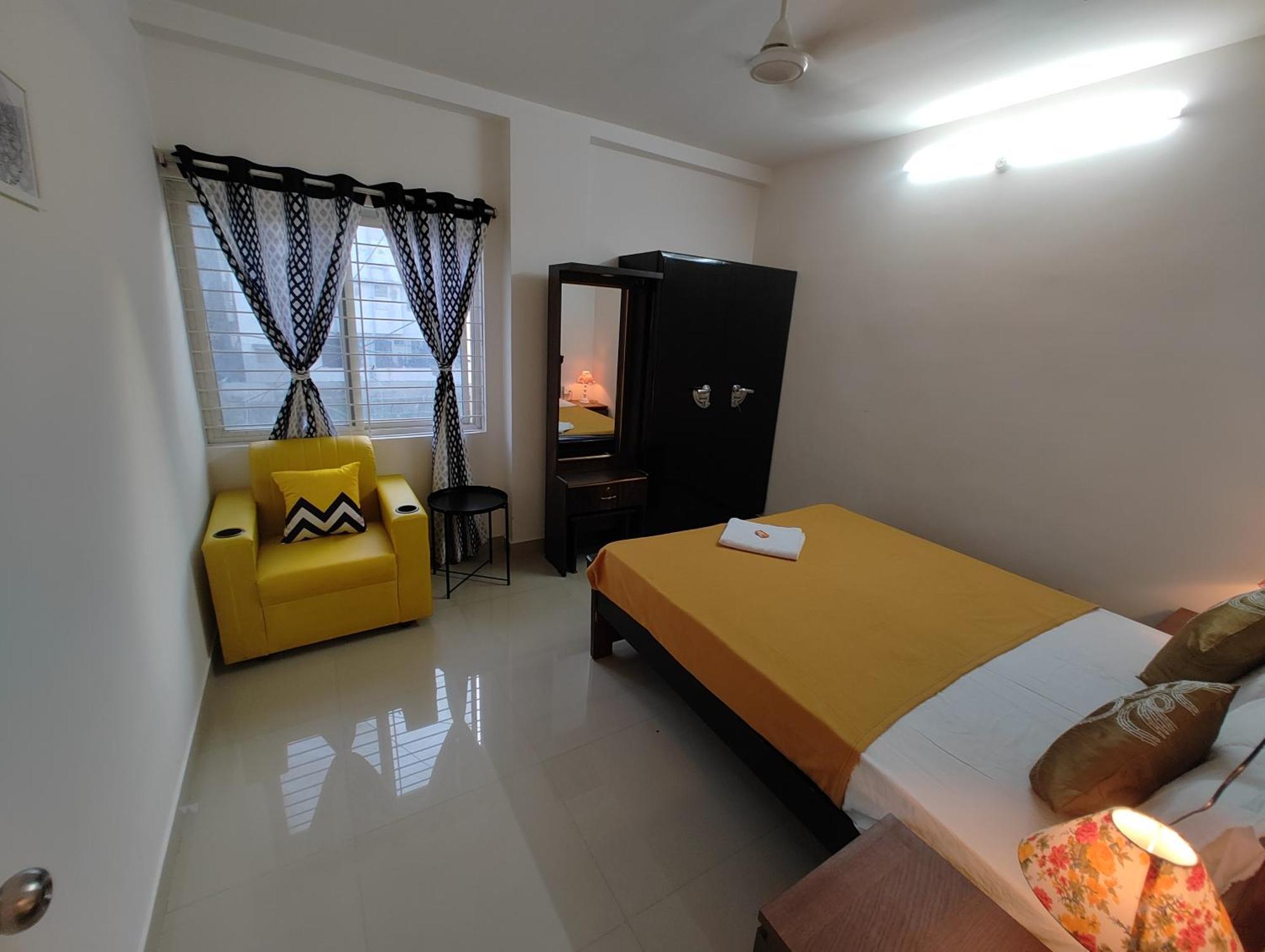 Nk Homes - 2bhk Serviced - Full Furnished & Full Kitchen, Wifi & Balcony Apartment *