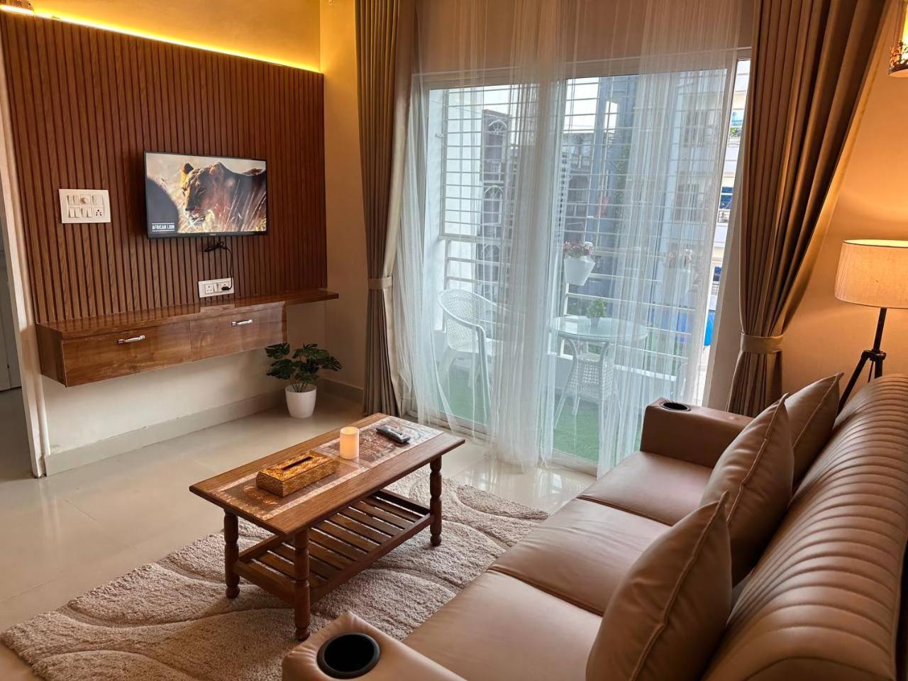 Nk Homes - 2bhk Serviced - Full Furnished & Full Kitchen, Wifi & Balcony * Hyderabad